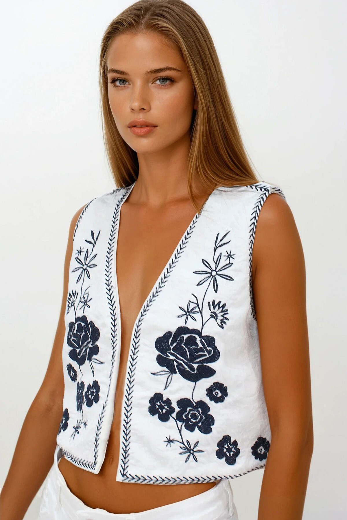 Beyaz Nakış Detaylı Astarlı Dokulu Crop Yelek