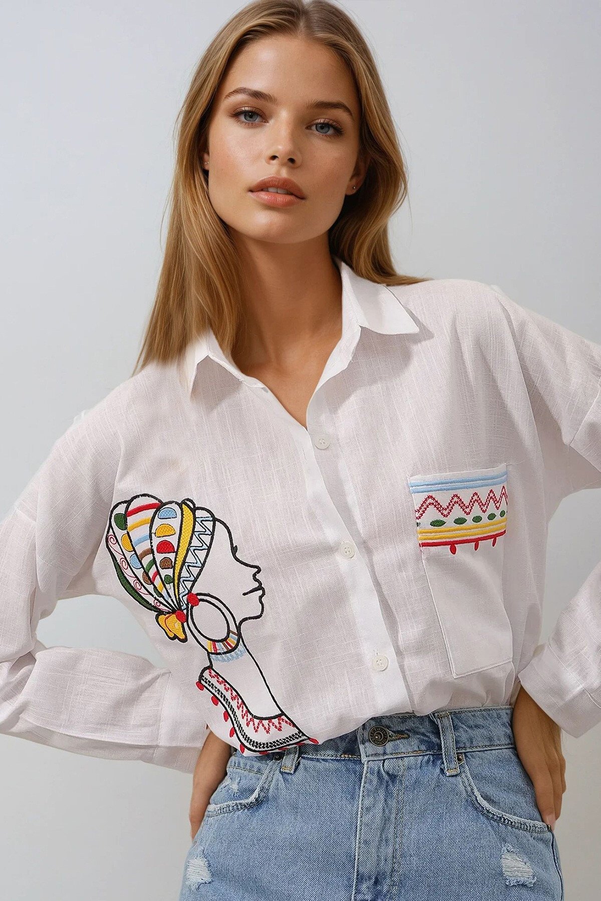 Beyaz Nakış İşlemeli Keten Gömlek