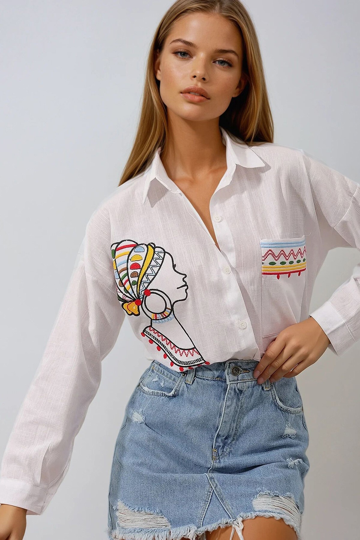 Beyaz Nakış İşlemeli Keten Gömlek