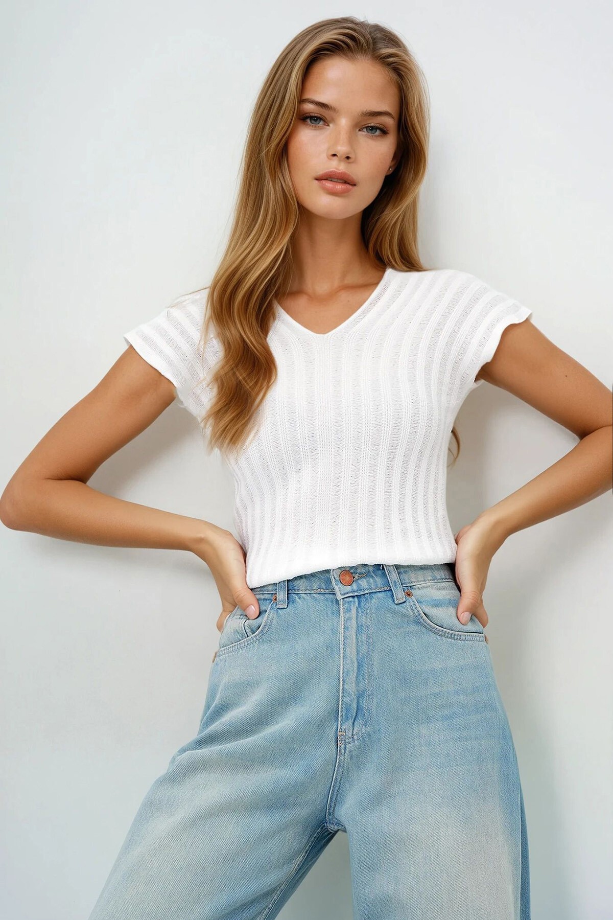 Beyaz Ön Arka V Yaka Ajurlu Yazlık Triko Bluz