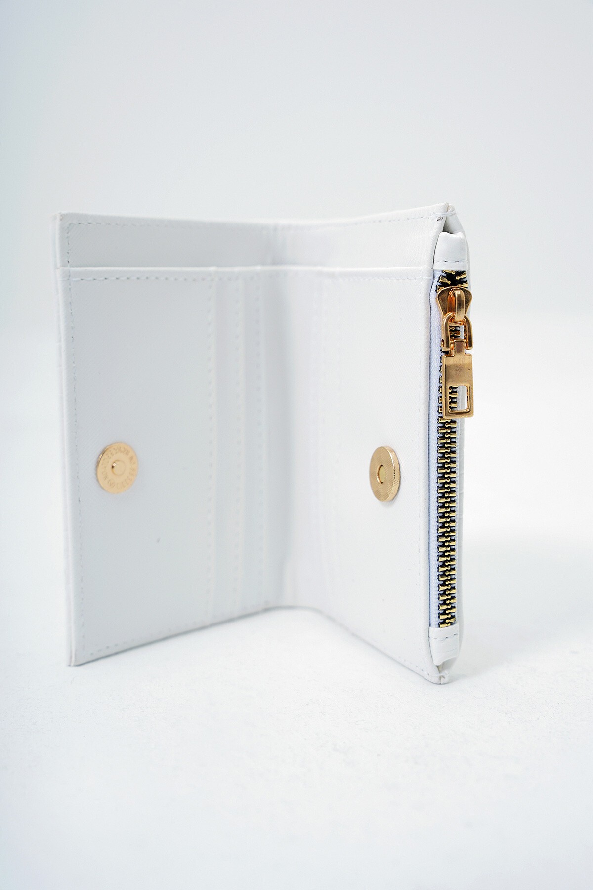 Beyaz Suni Deri Croco Desen Kağıt Ve Bozuk Para Bölmeli Cüzdan Kartlık