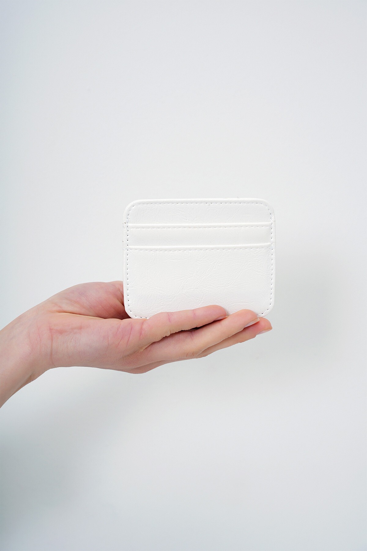 Beyaz Suni Deri Mini Kartlık