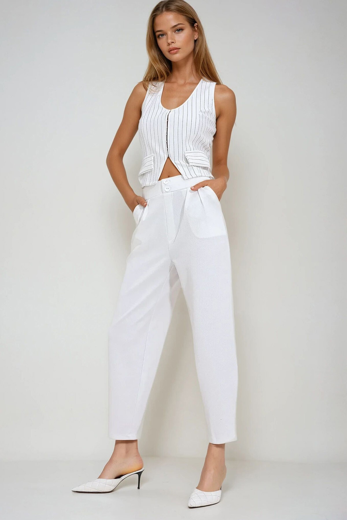 Beyaz Yüksek Bel Havuç Pantolon