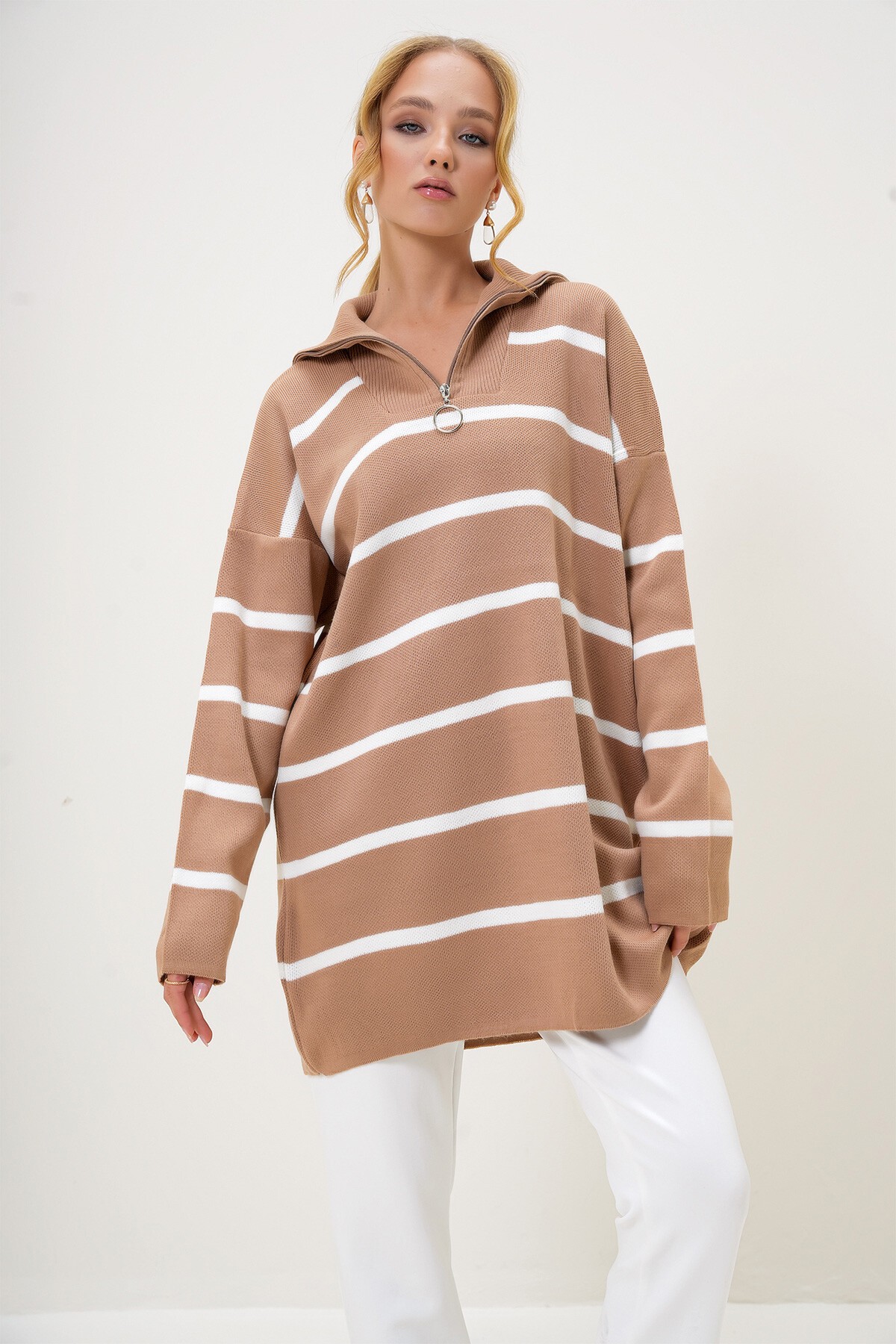Bisküvi Balıkçı Yaka Fermuar Detaylı Çizgili Triko Tunik