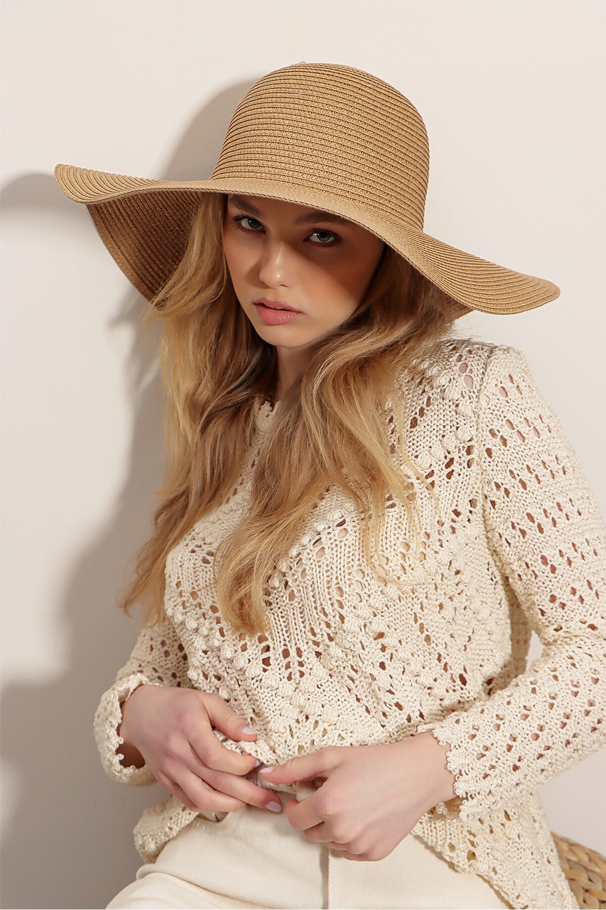 Bisküvi Geniş Hasır Şapka