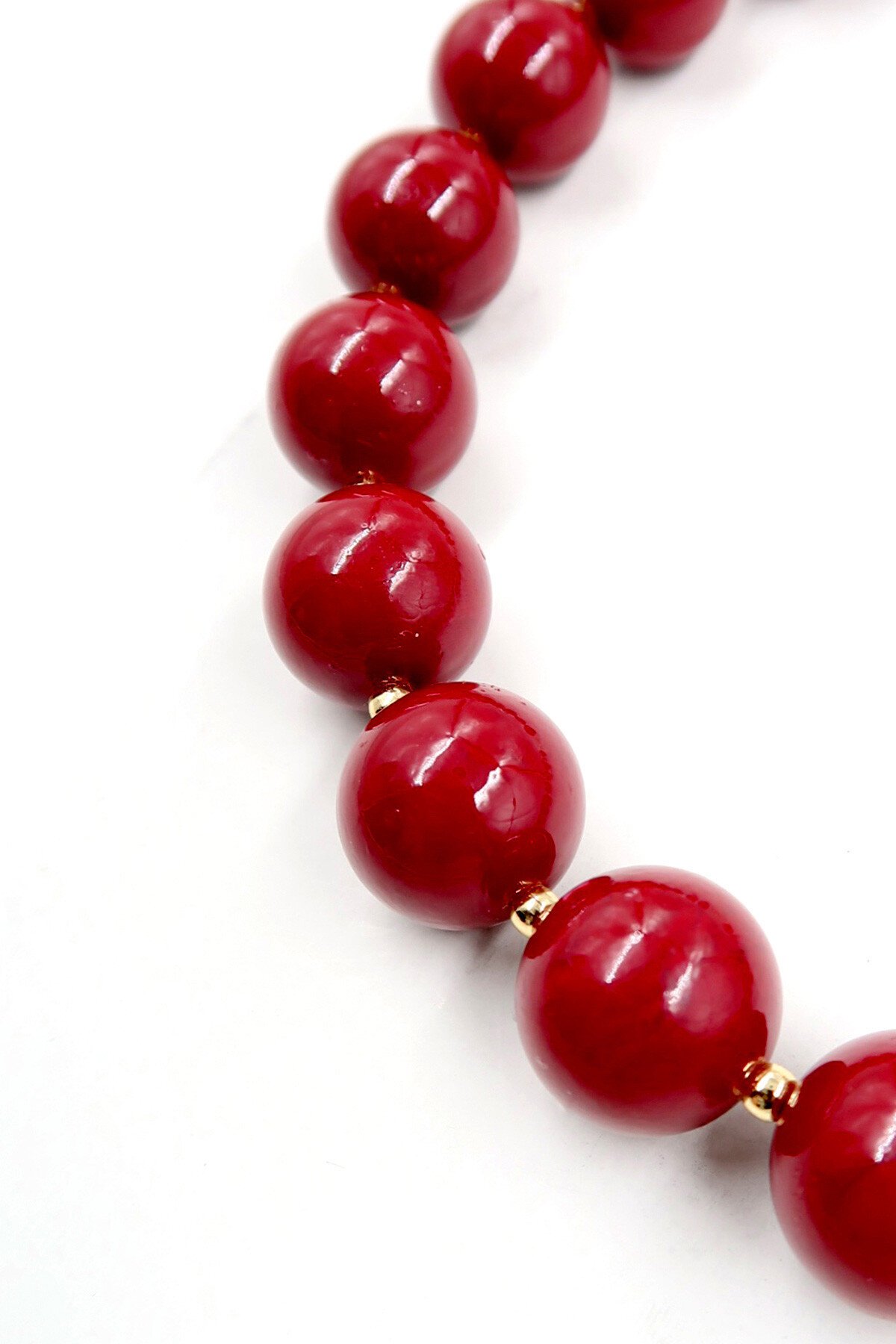 Bordo Gold Biyeli Büyük Taşlı İnci Tasarım Kolye