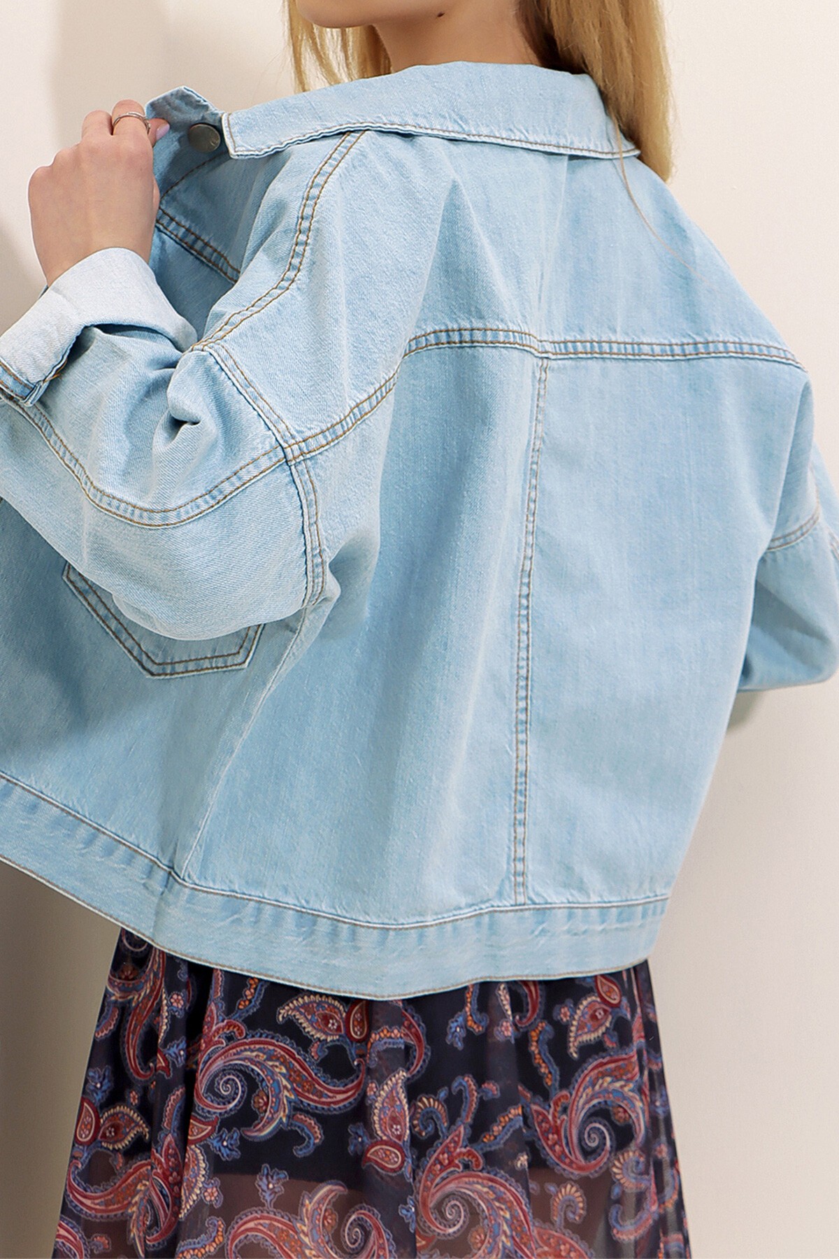 Buz Mavi Crop Denim Ceket