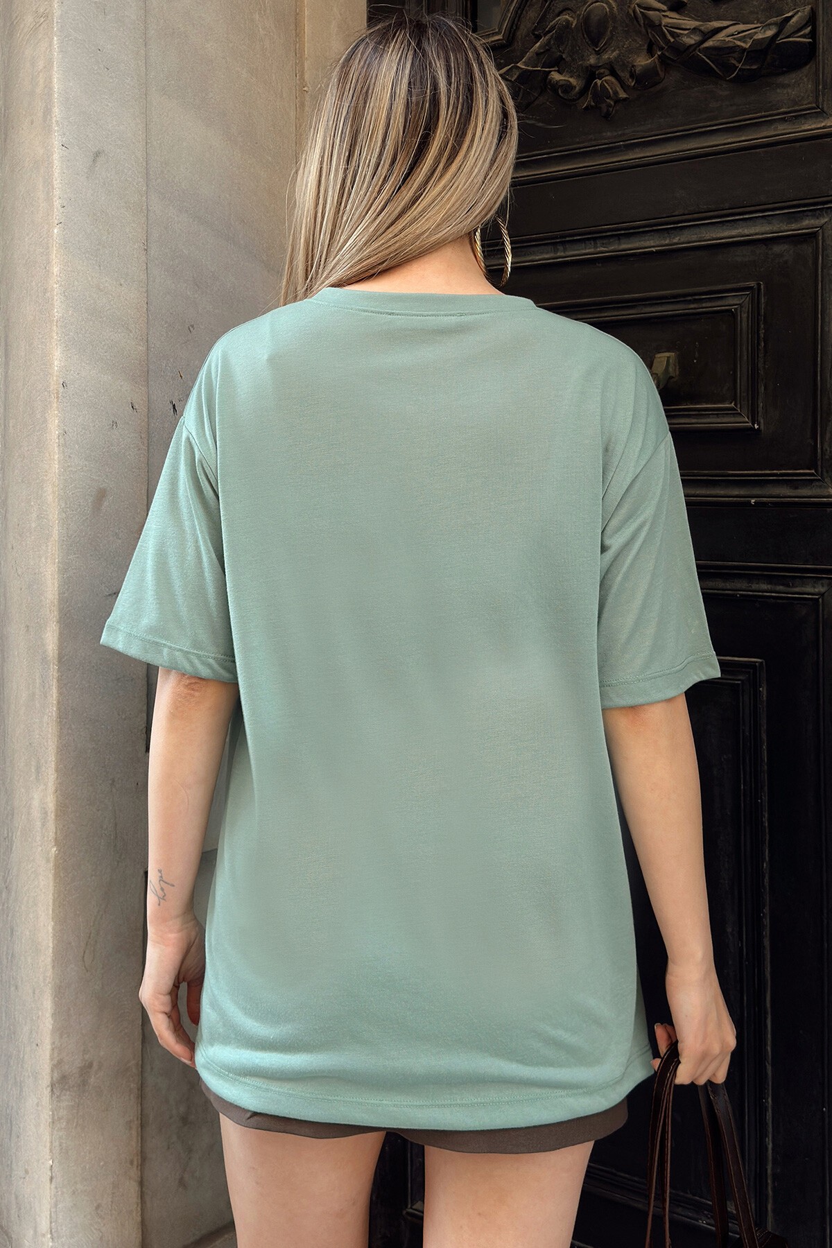 Çağla Yeşili Bisiklet Yaka Oversize İnci Ve Taş İşlemeli T-Shirt