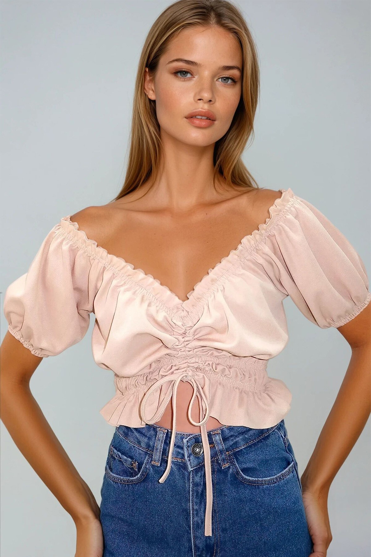 Camel Madonna Yaka Beli Ve Kolları Lastikli Önü Büzgülü Crop Dokuma Bluz