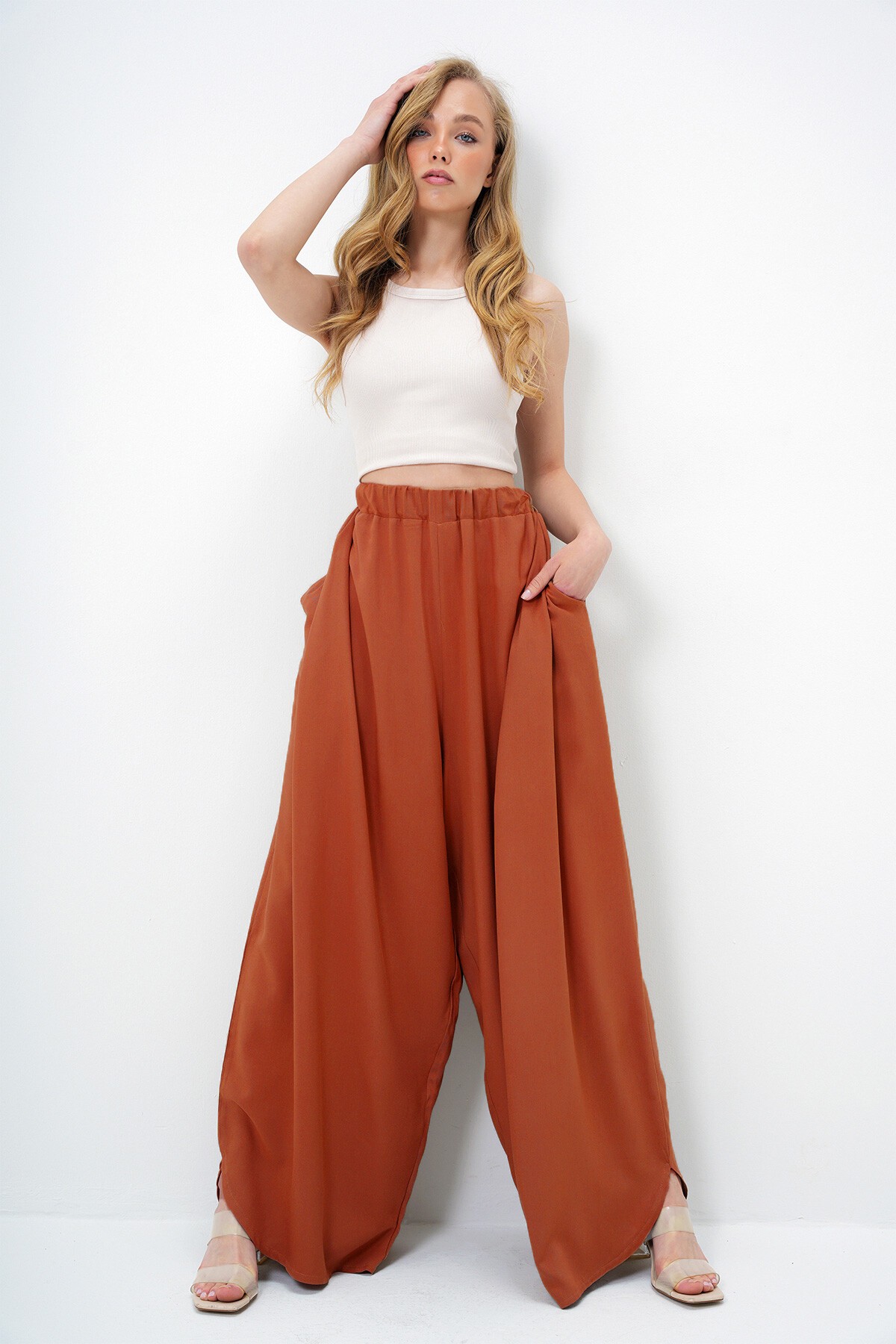 Kiremit Çift Cepli Dökümlü Bol Kesim Dokuma Pantolon