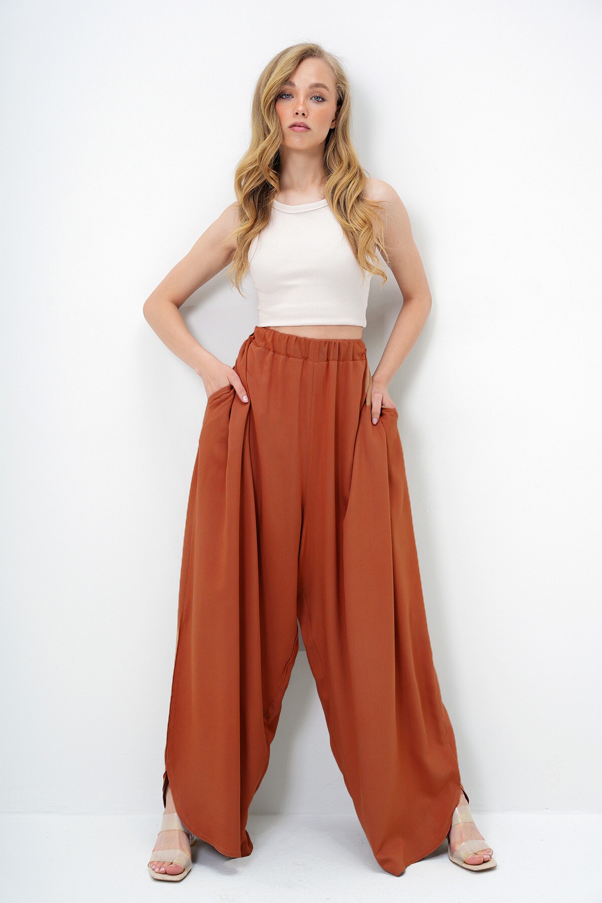 Kiremit Çift Cepli Dökümlü Bol Kesim Dokuma Pantolon