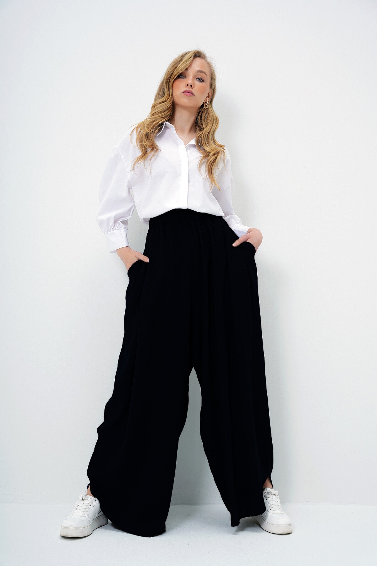 Siyah Çift Cepli Dökümlü Bol Kesim Dokuma Pantolon