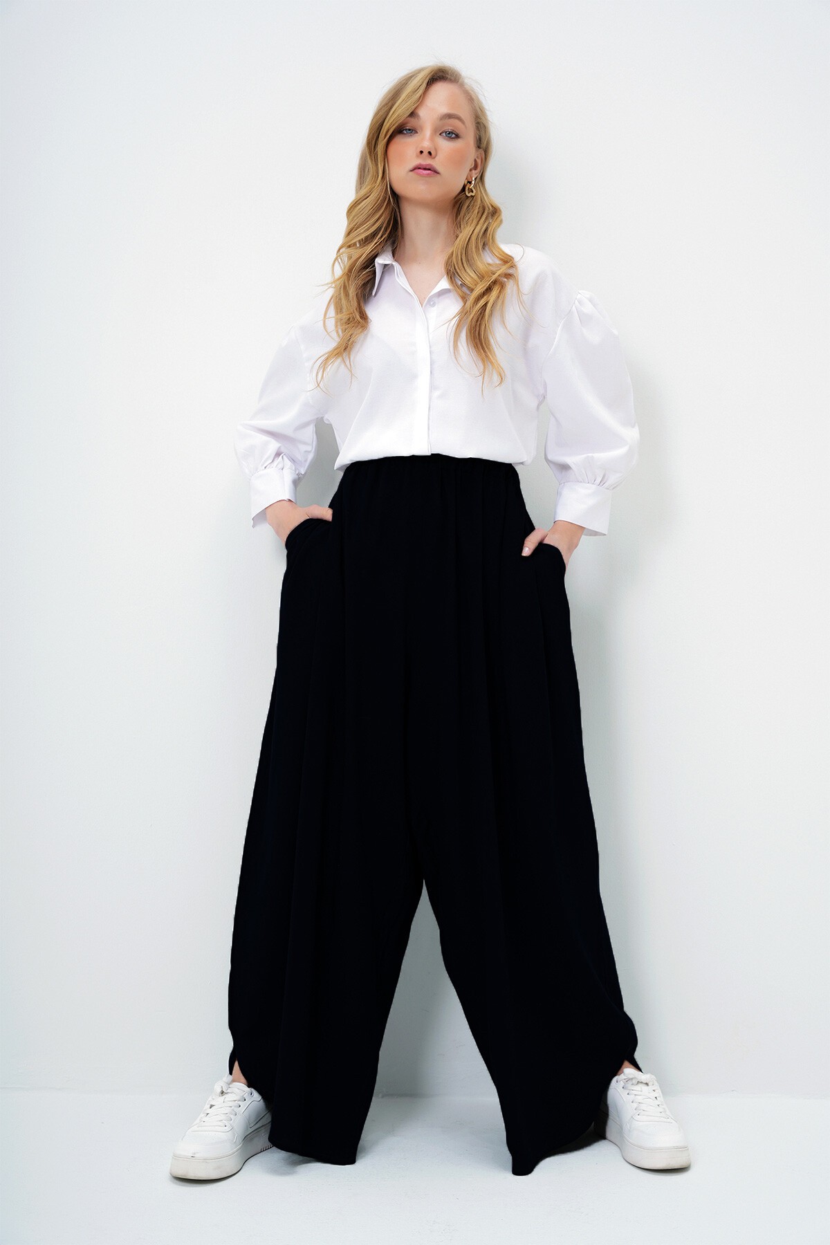 Siyah Çift Cepli Dökümlü Bol Kesim Dokuma Pantolon