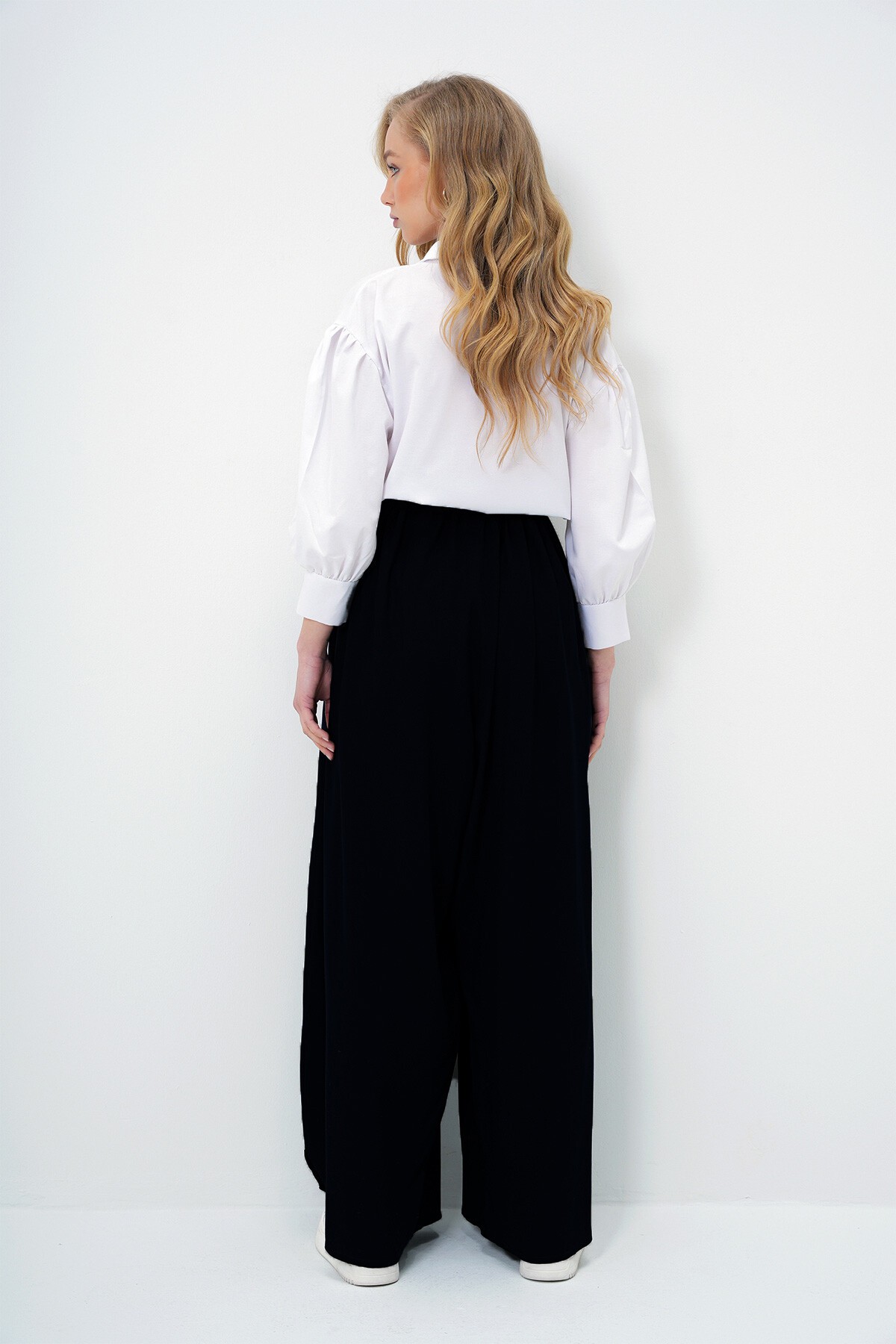 Siyah Çift Cepli Dökümlü Bol Kesim Dokuma Pantolon