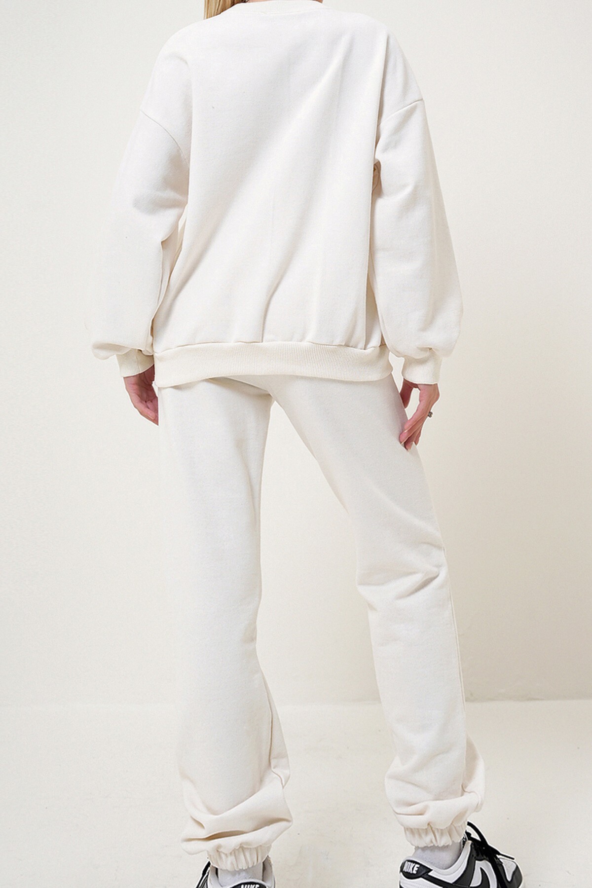 Ekru Bisiklet Yaka Beli Ve Paçası Lastikli İki İplik Basic Eşofman Takımı