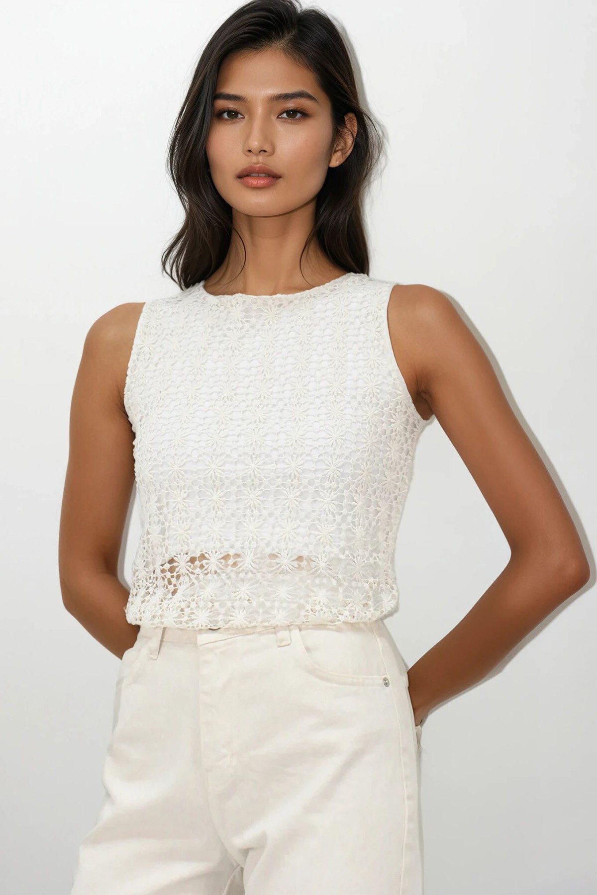 Ekru Kayık Yaka Güpür Bluz