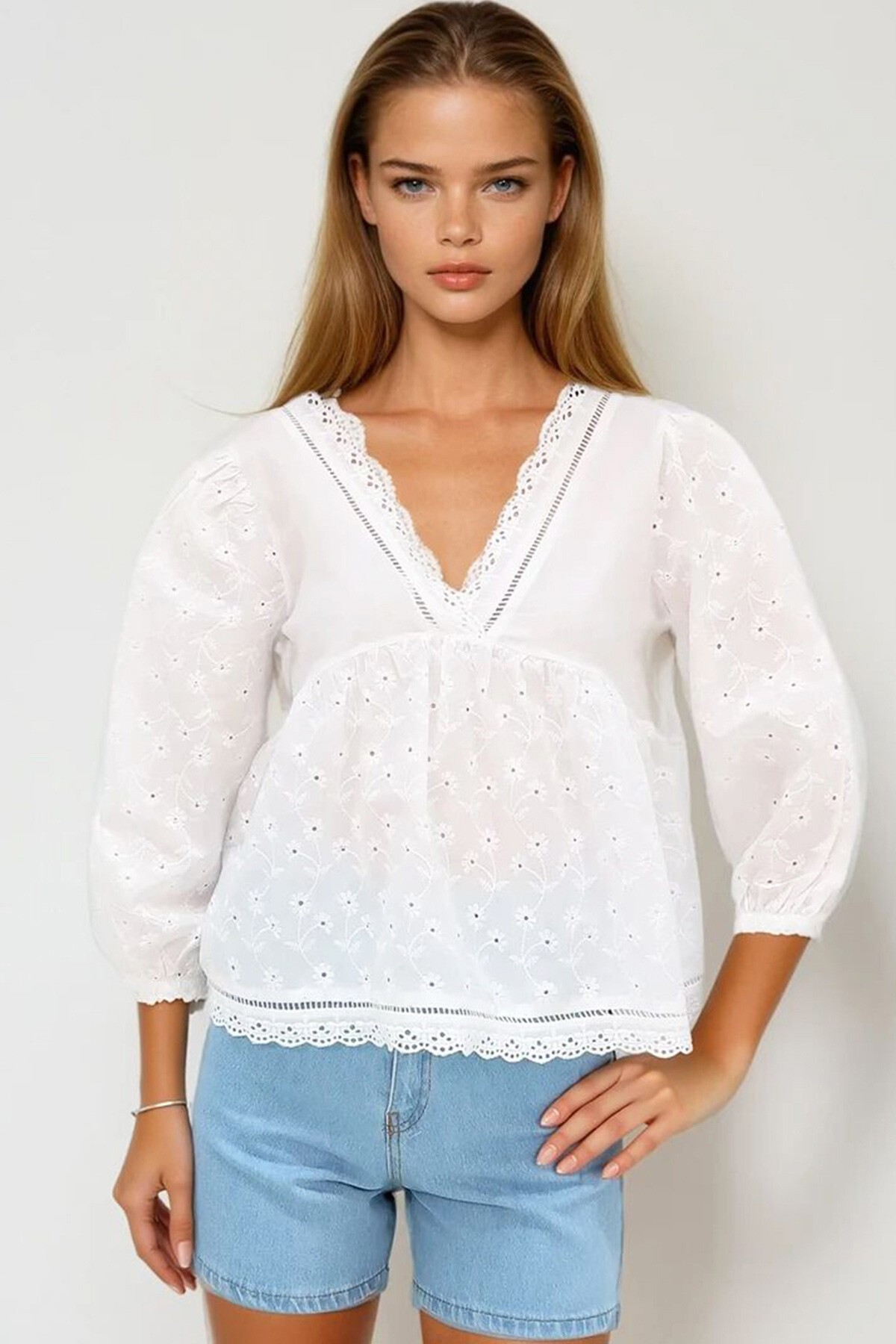 Ekru Kruvaze Yaka Fisto İşlemeli Dokuma Bluz