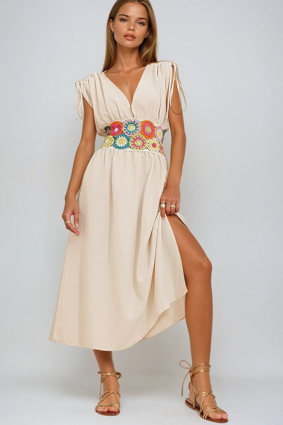 Ekru V Yaka Beli Tığ İşi Keten Elbise