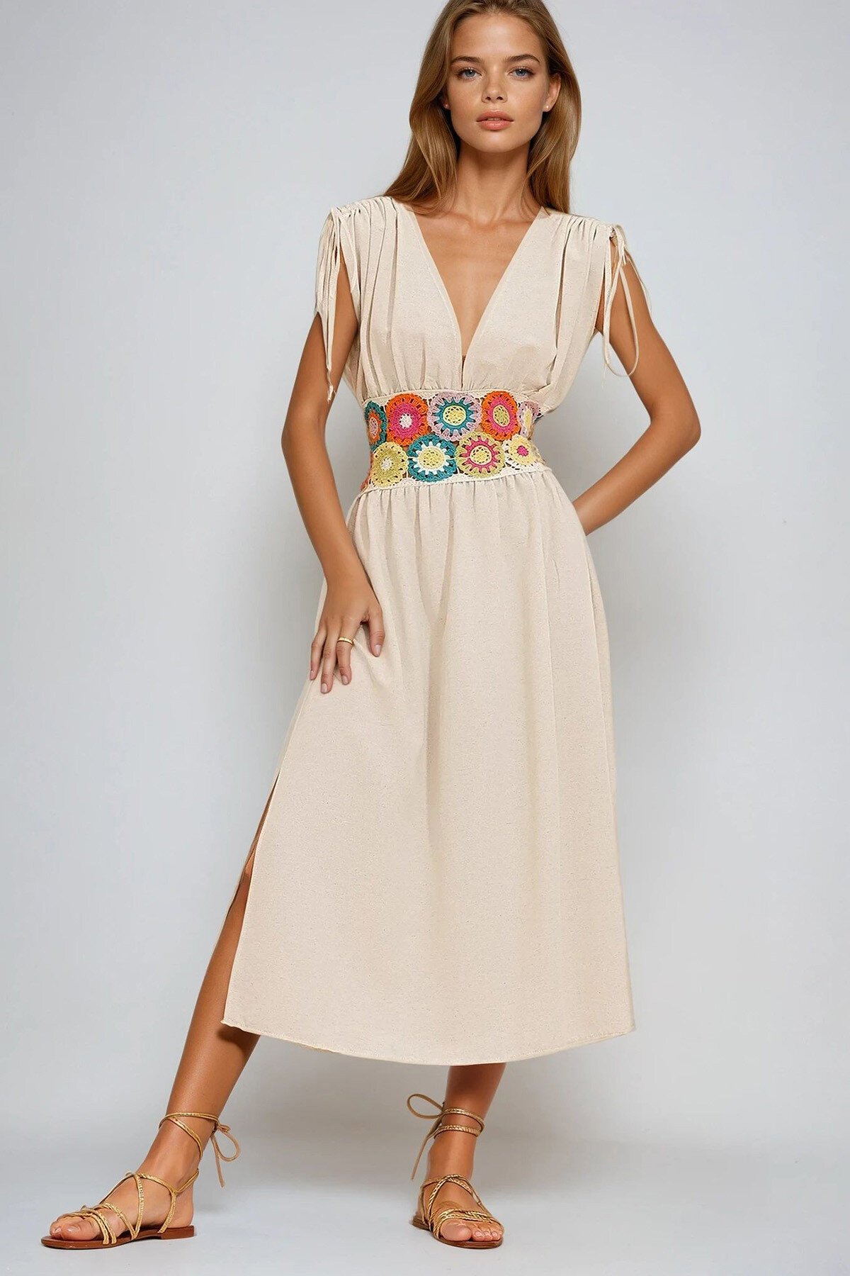 Ekru V Yaka Beli Tığ İşi Keten Elbise