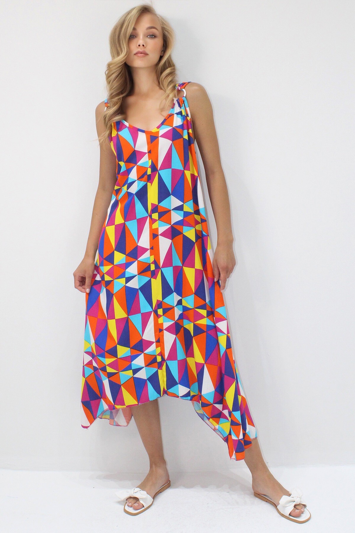 Fuşya Asimetrik Kesim Askılı Halka Detaylı Rahat Kalıp Dokuma Viskon Elbise