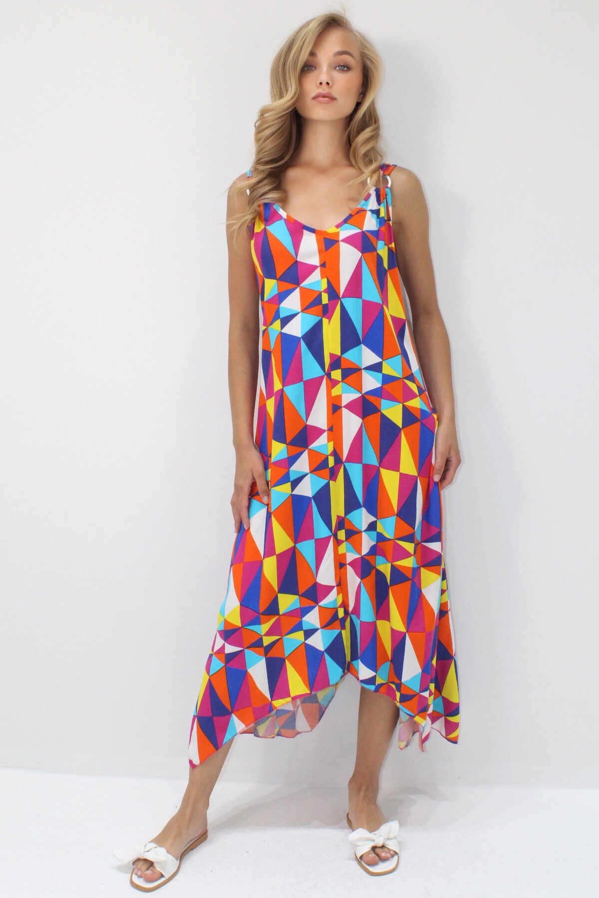 Fuşya Asimetrik Kesim Askılı Halka Detaylı Rahat Kalıp Dokuma Viskon Elbise