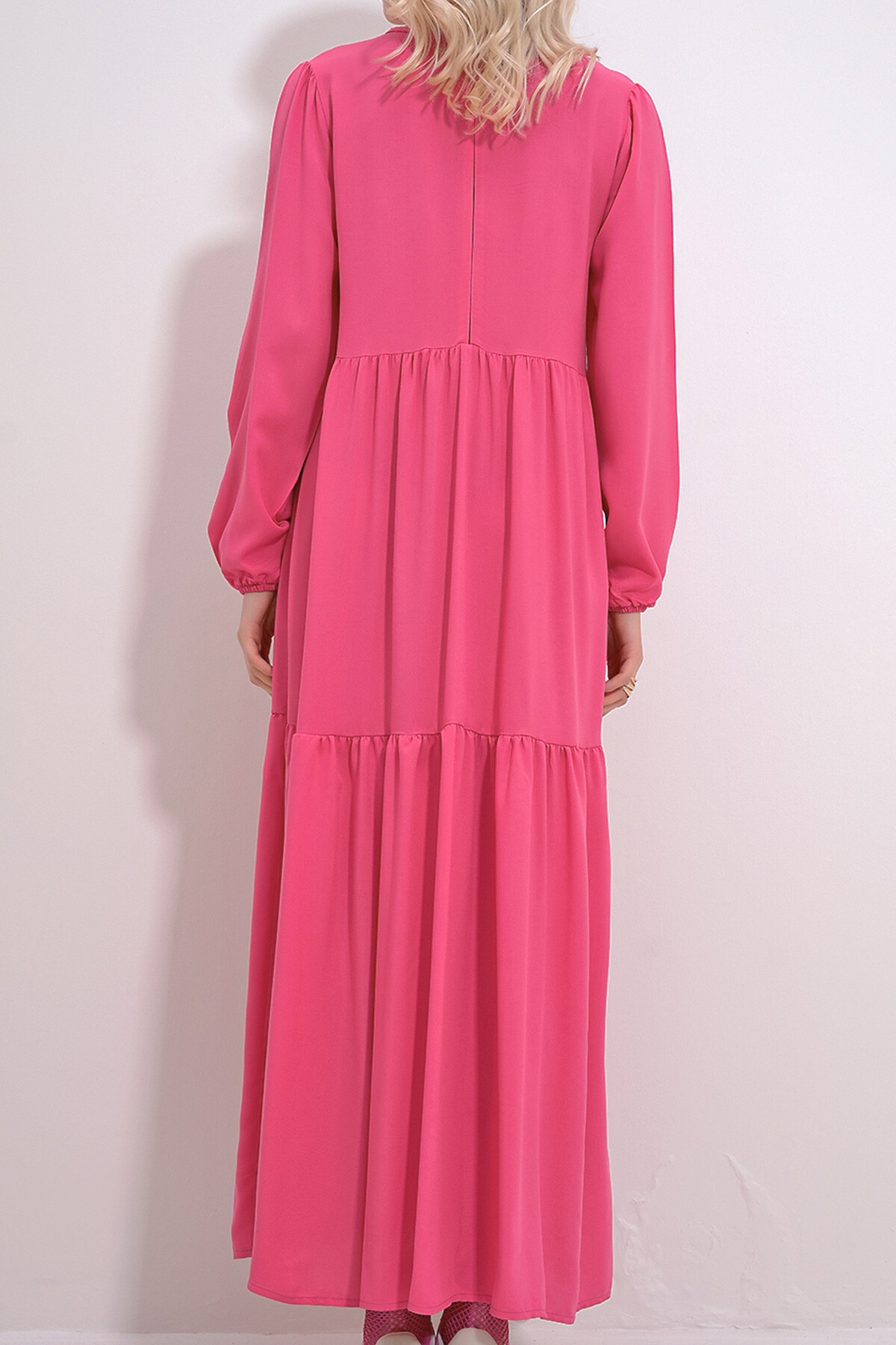Fuşya Kayık Yaka Balon Kol Kat Kat Volanlı Beli Kuşaklı Dokuma Viskon Elbise