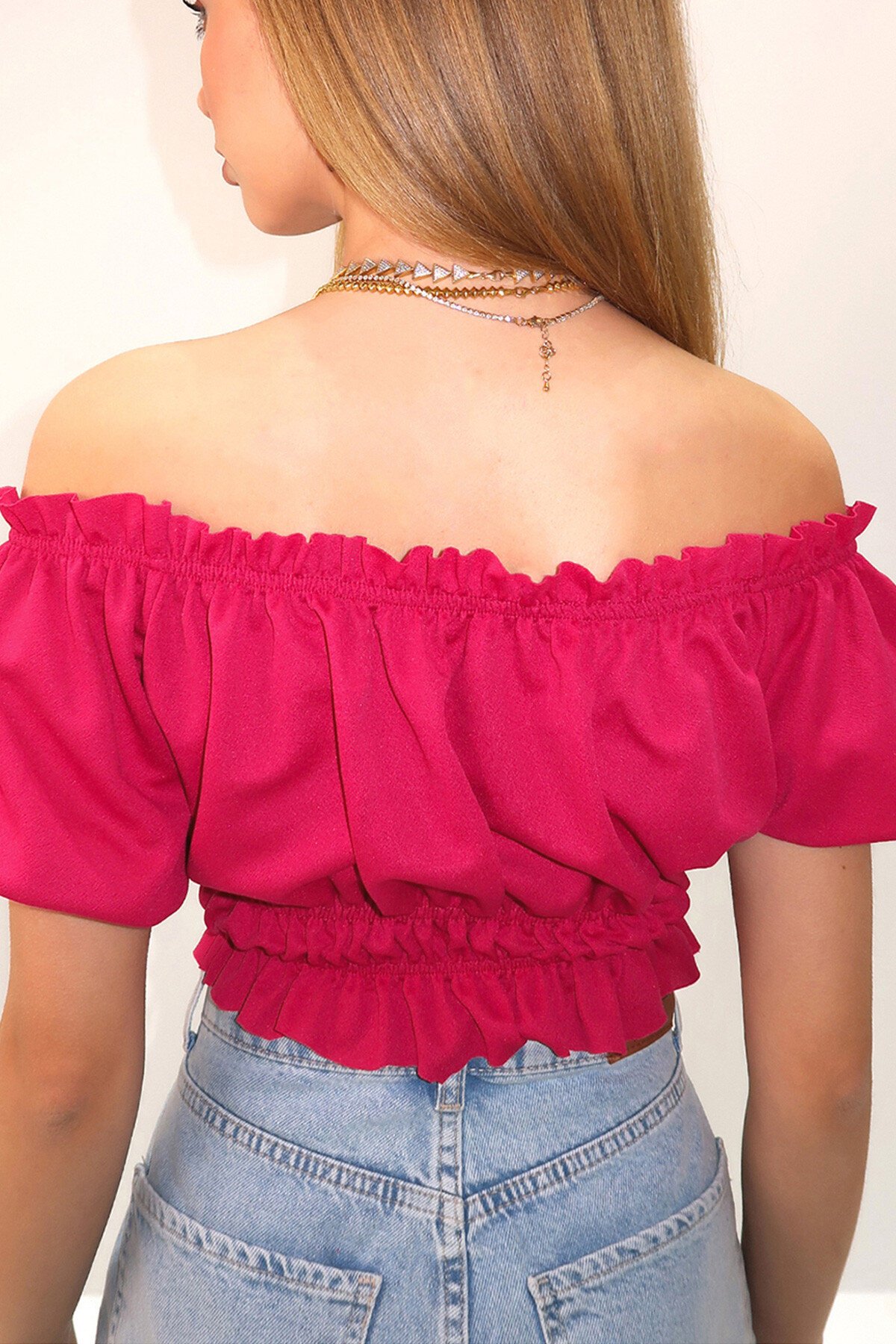 Fuşya Madonna Yaka Beli Ve Kolları Lastikli Önü Büzgülü Crop Dokuma Bluz