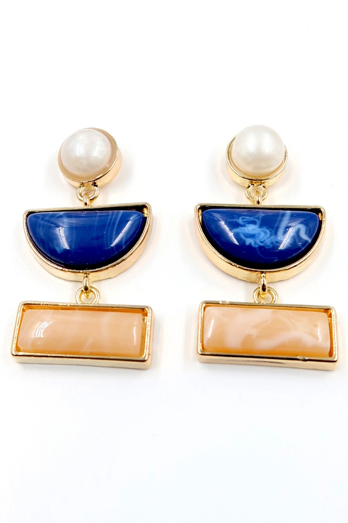 Gold Asimetrik Şekilli Mineli İnci Detaylı Küpe