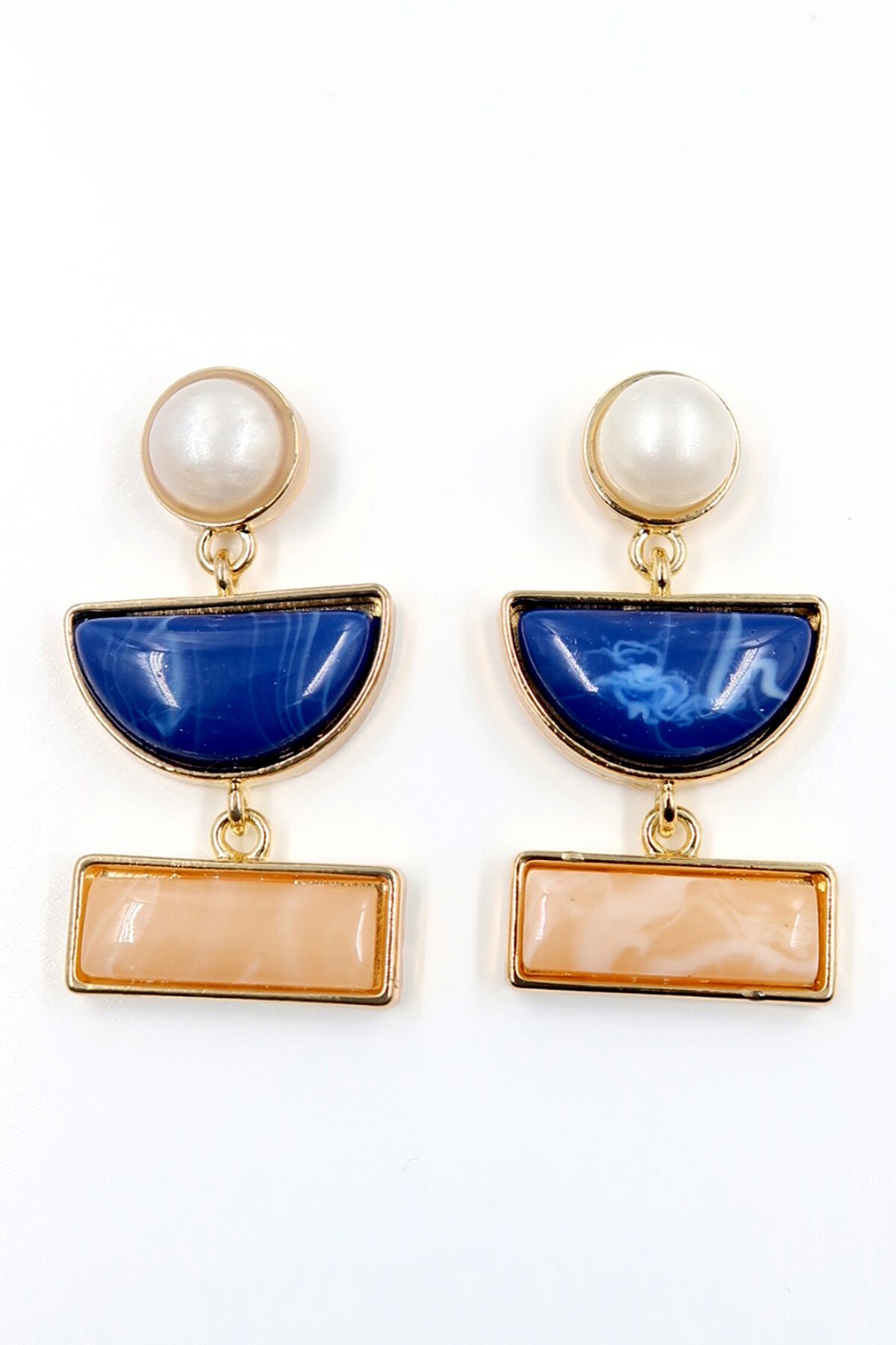 Gold Asimetrik Şekilli Mineli İnci Detaylı Küpe