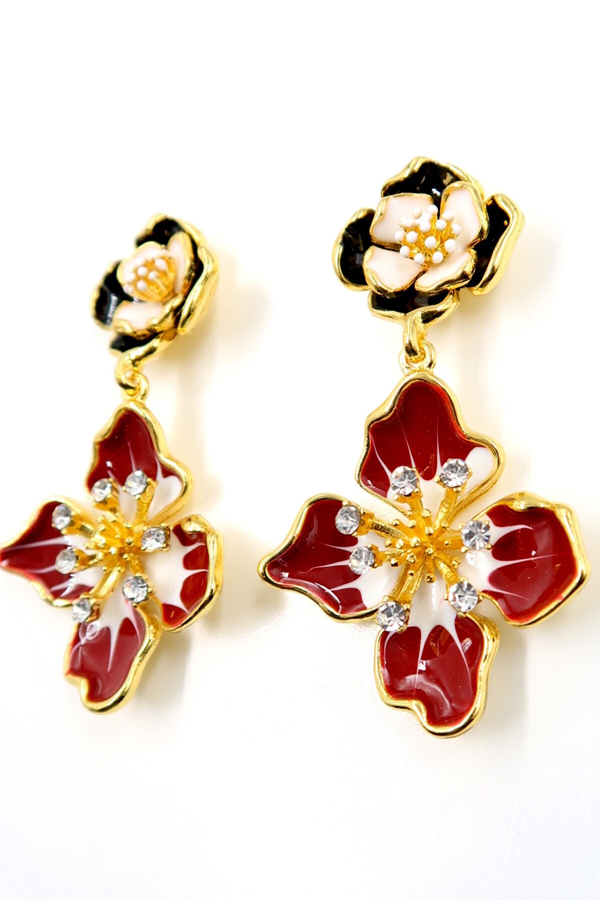 Gold Mineli Taşlı Çiçek Model Sallantılı Küpe