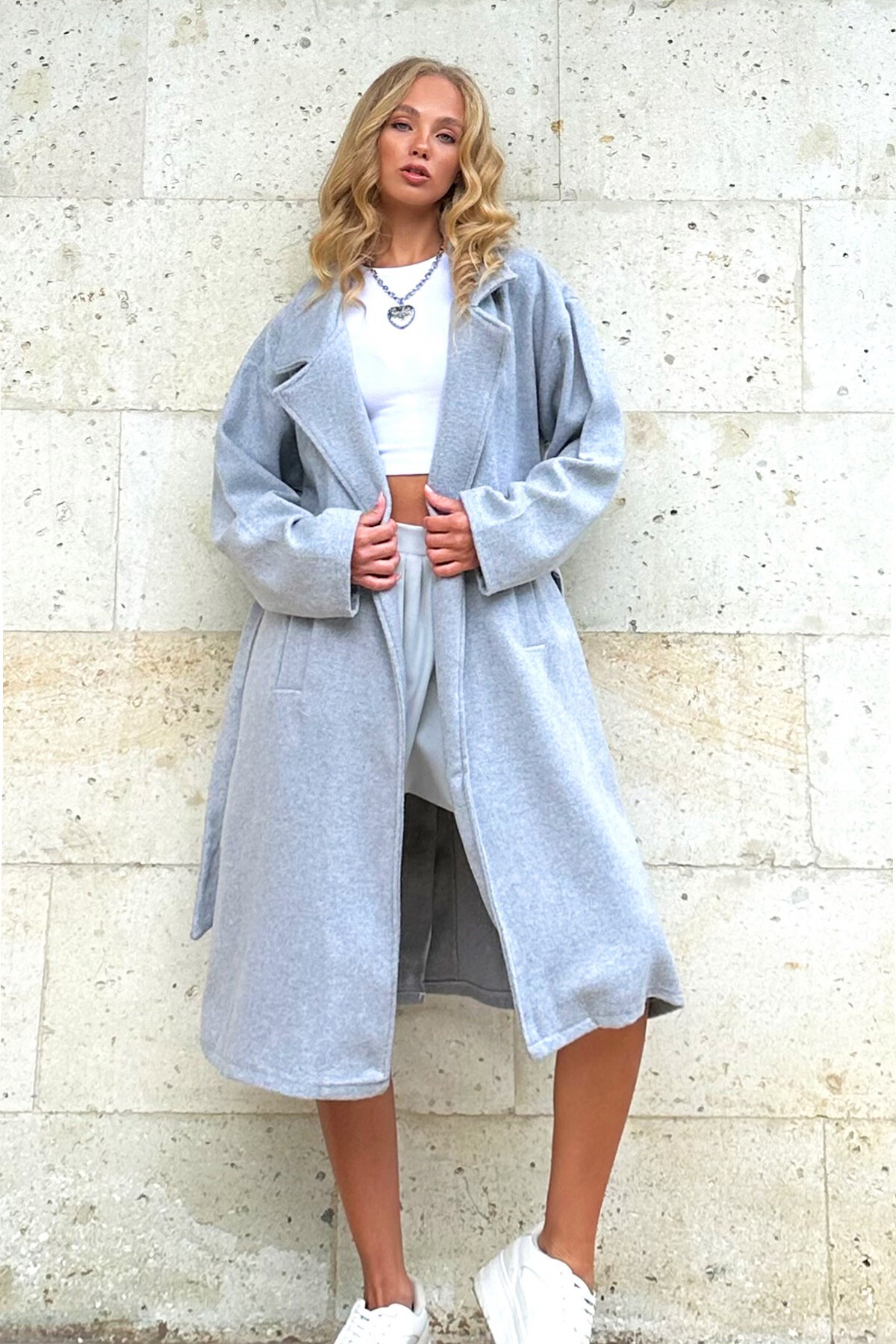 Gri Çift Cepli İçi Astarsız Kendinden Kemerli Kaşe Kaban