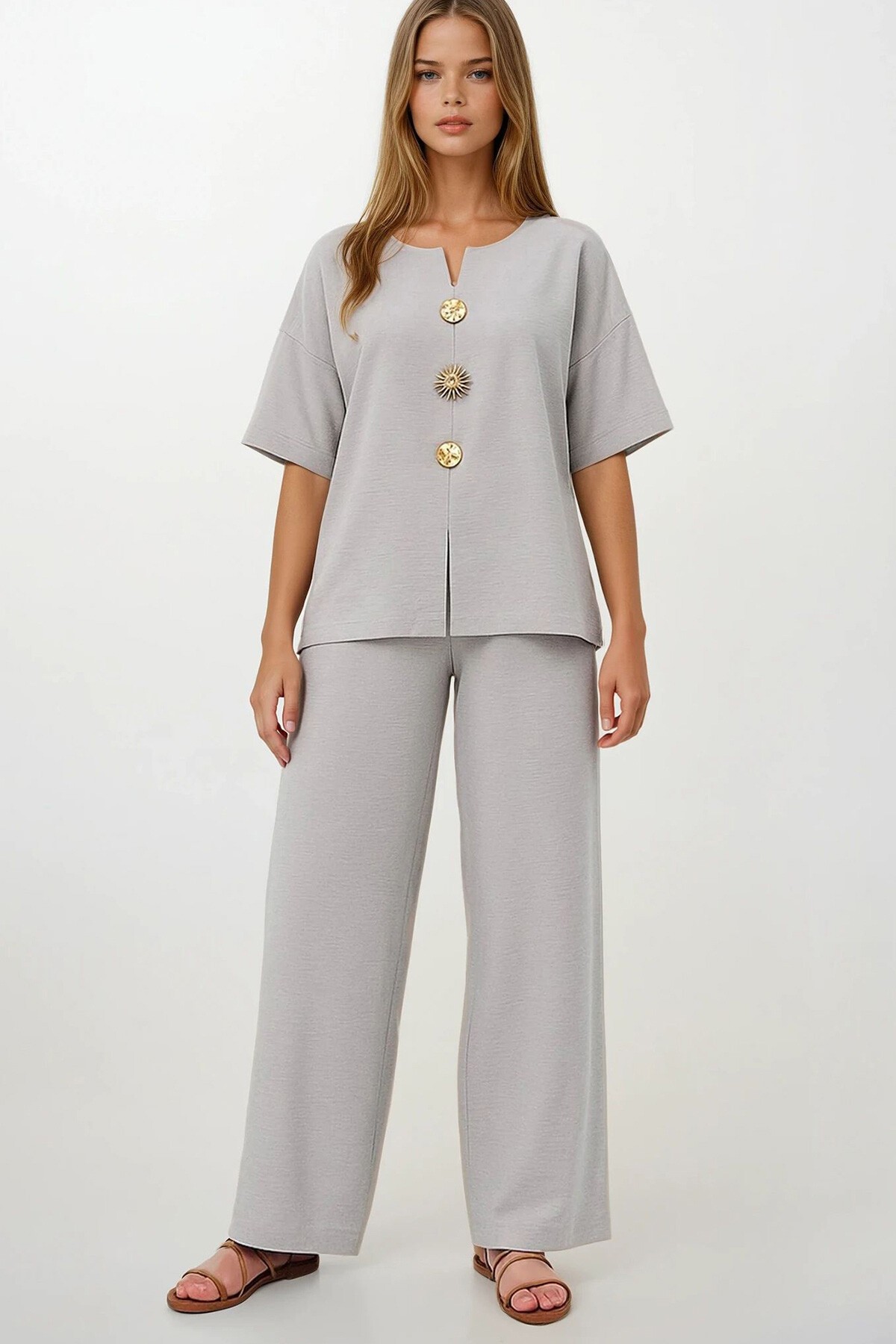 Gri V Yaka Metal Gold Düğme Detaylı Aerobin Keten Bluz Ve Pantolon Takım