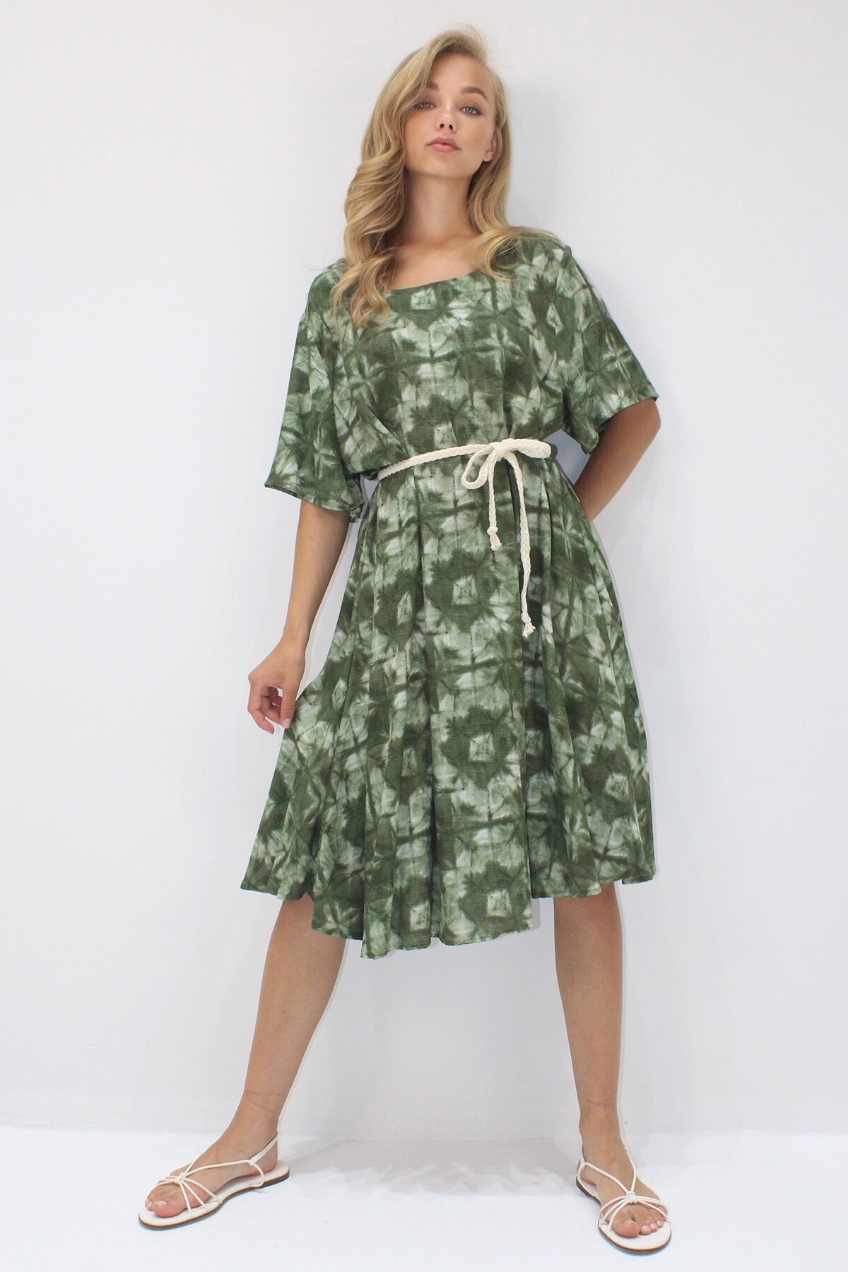 Haki Bisiklet Yaka Desenli Rahat Kalıp Dokuma Viskon Elbise