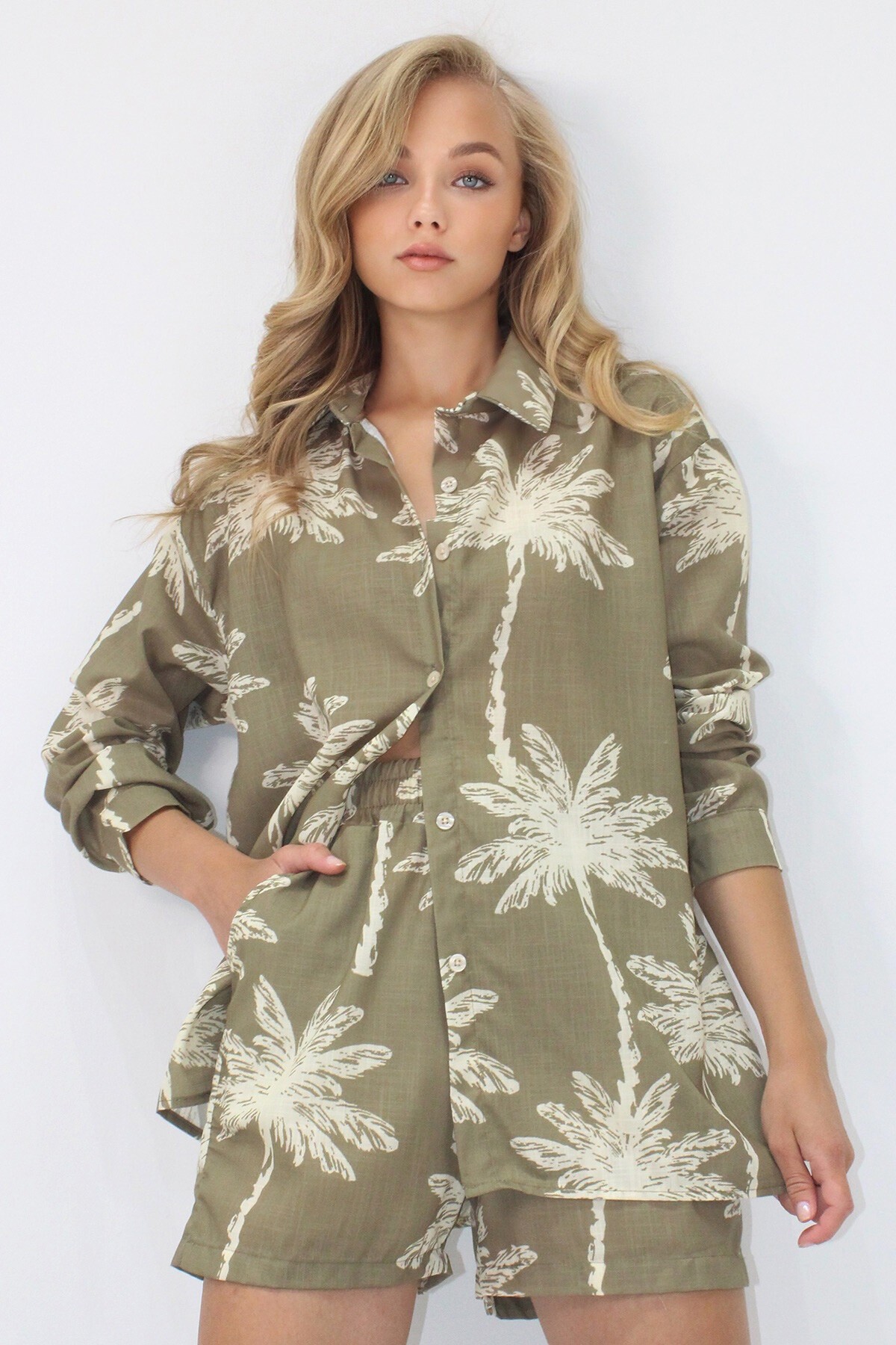 Haki Desenli Flamlı Keten Gömlek Ve Çift Cepli Şort Takım