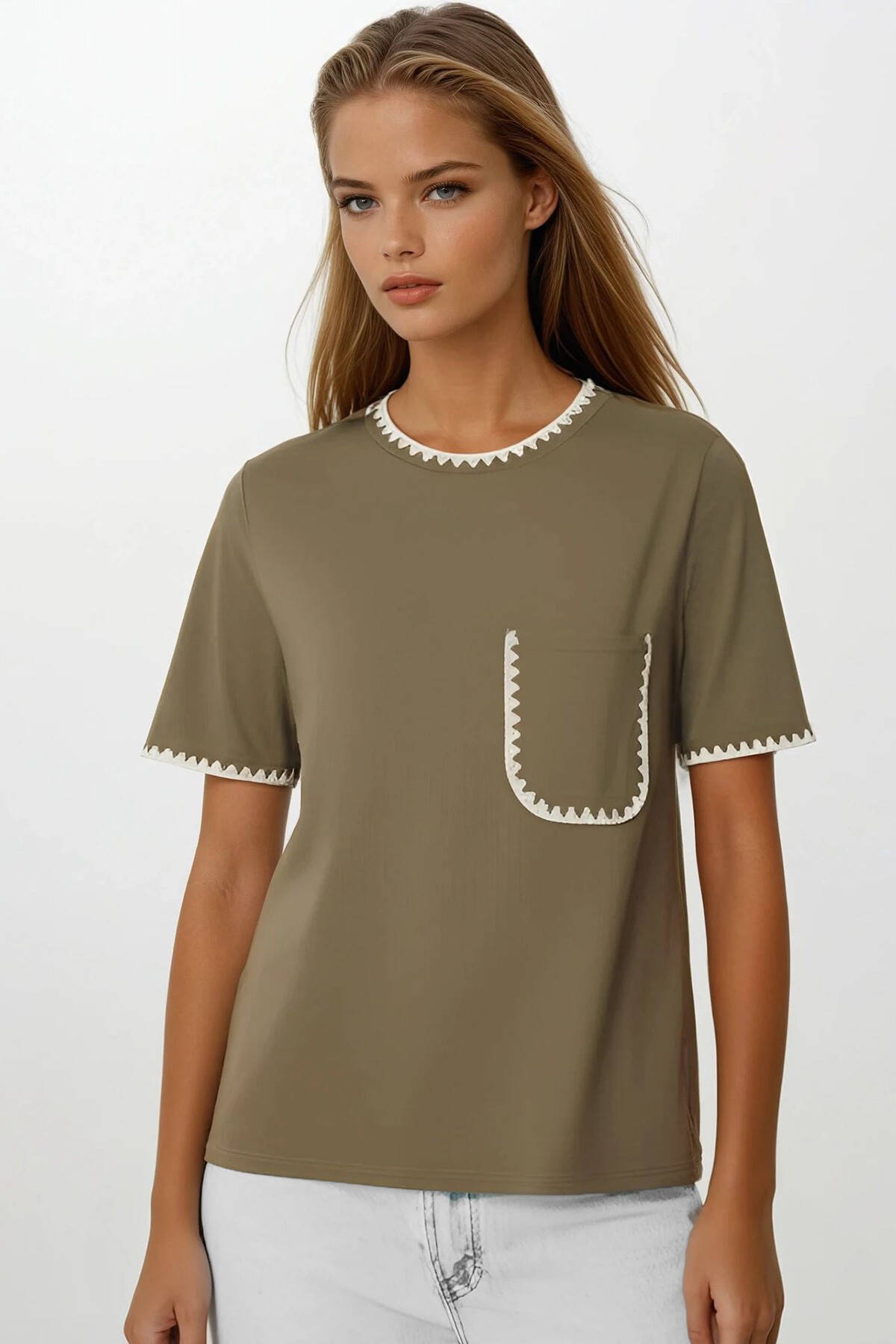 Haki Nakış İşlemeli Tek Cepli T-Shirt