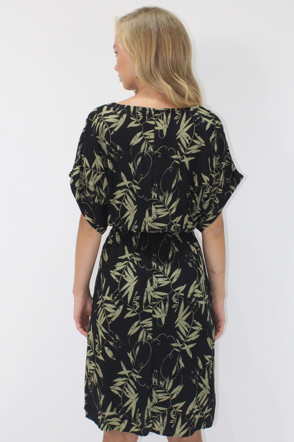 Haki V Yaka Çift Cepli Desenli Beli Gipeli Dokuma Viskon Elbise