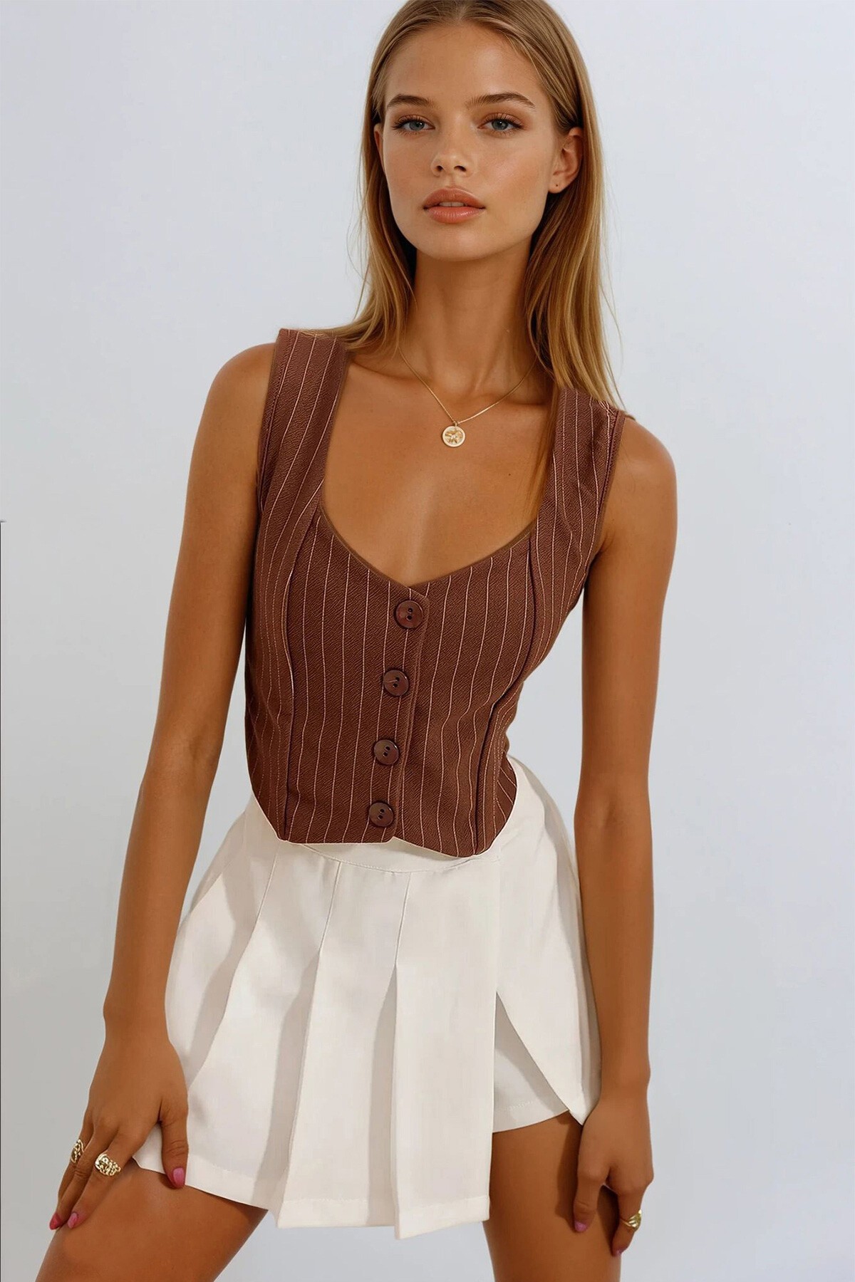 Kahve Kalp Yaka Düğmeli Çizgili Yelek