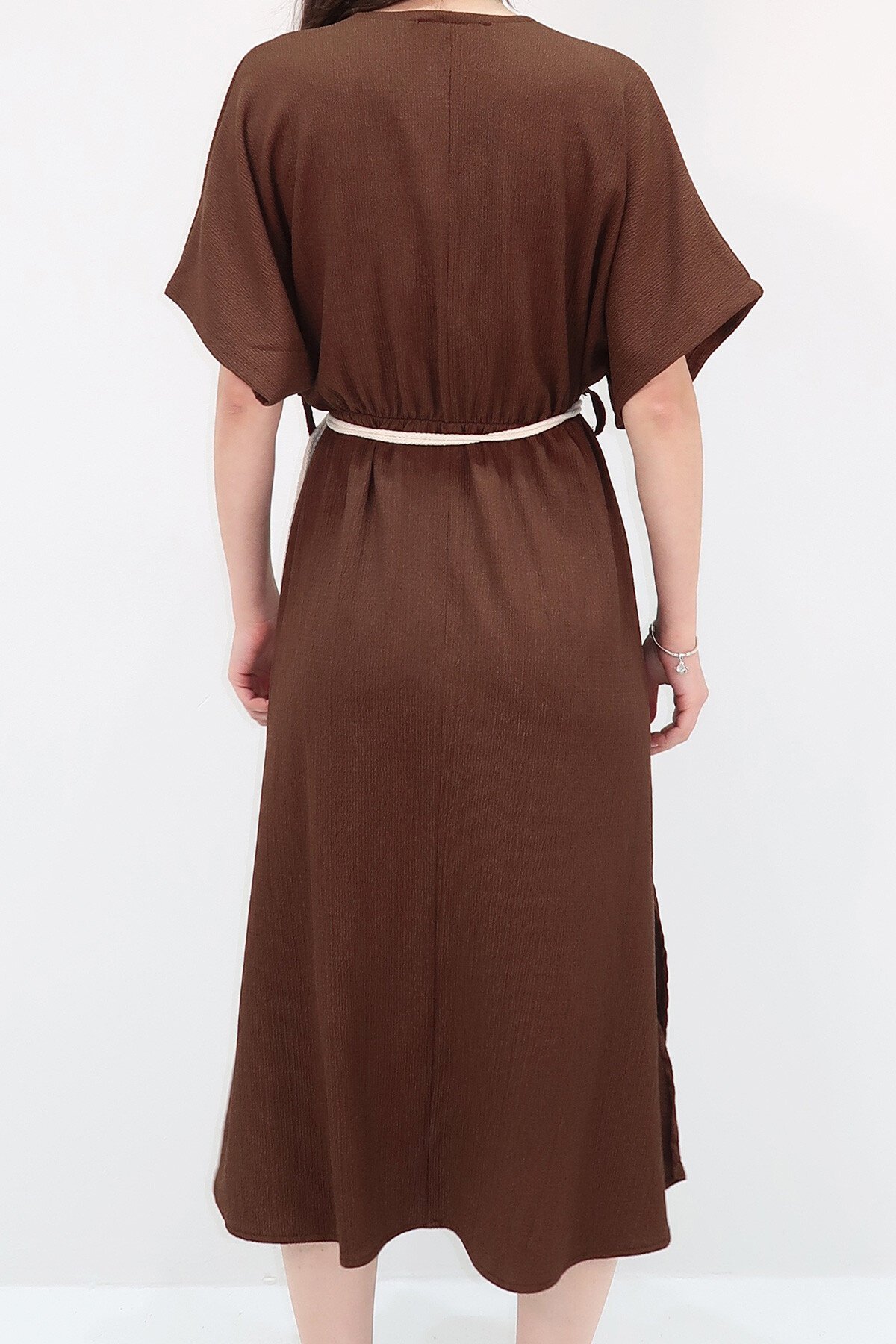 Kahve Kruvaze Yaka Beli Kemerli Midiboy Elbise
