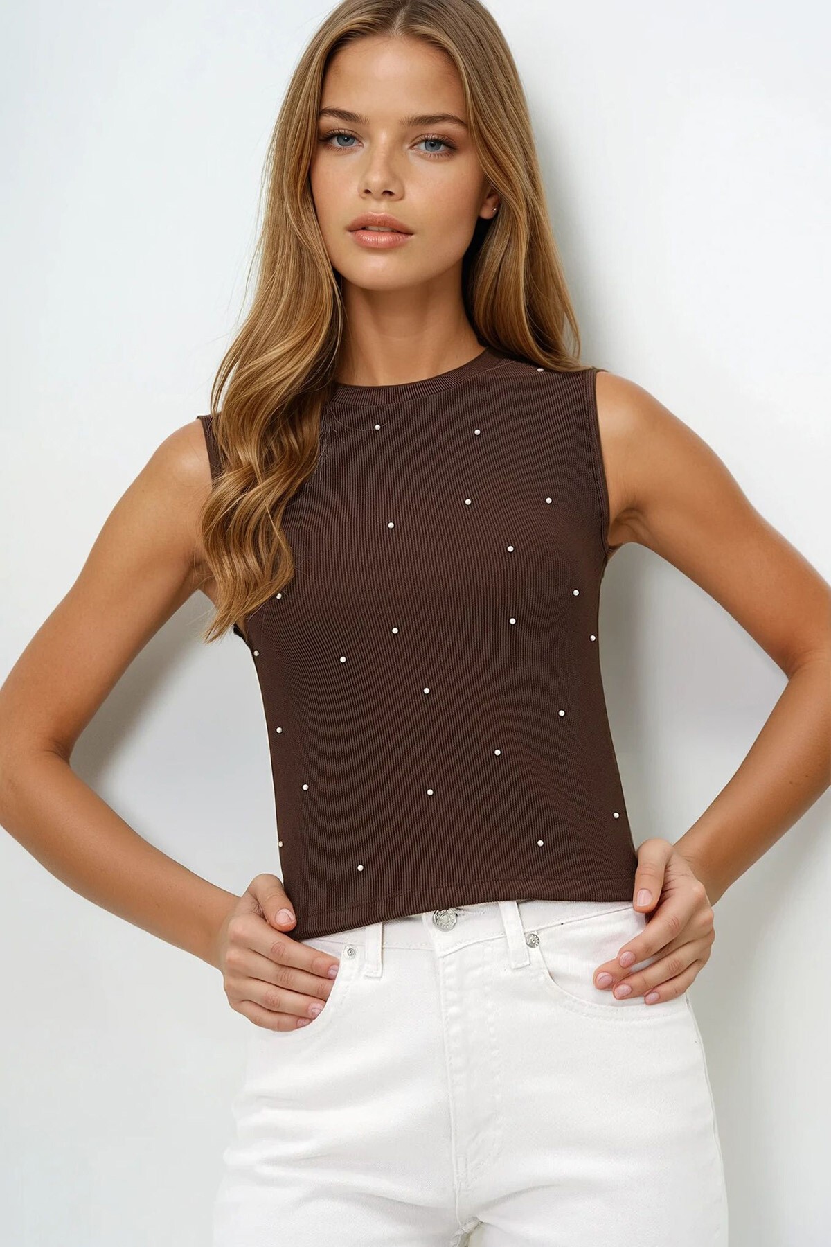 Kahverengi Bisiklet Yaka İnci Çakımlı Yazlık Crop Bluz