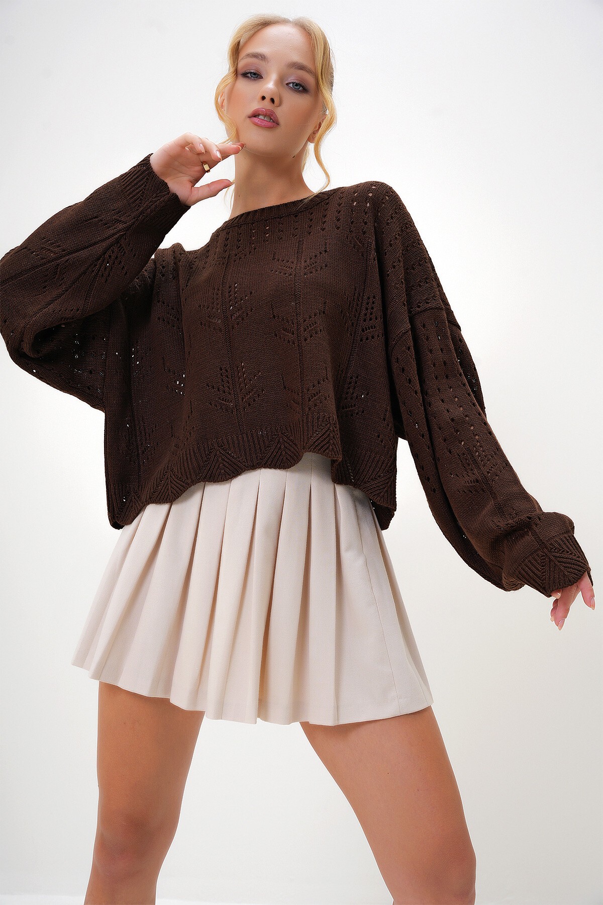 Kahverengi Bisiklet Yaka Verev Desenli Crop Triko Kazak