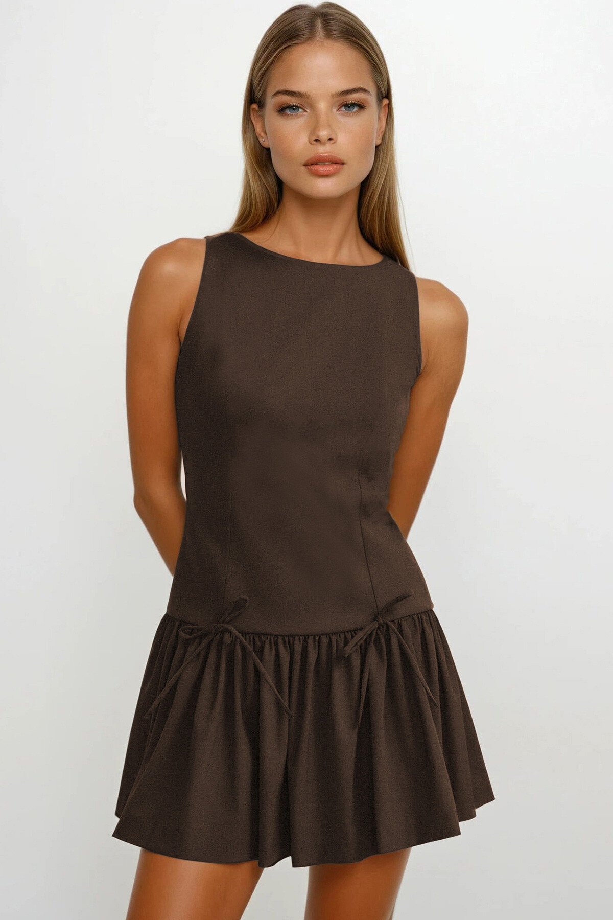 Kahverengi Eteği Pileli Bağcık Detaylı Kolsuz Fermuarlı Mini Dokuma Elbise