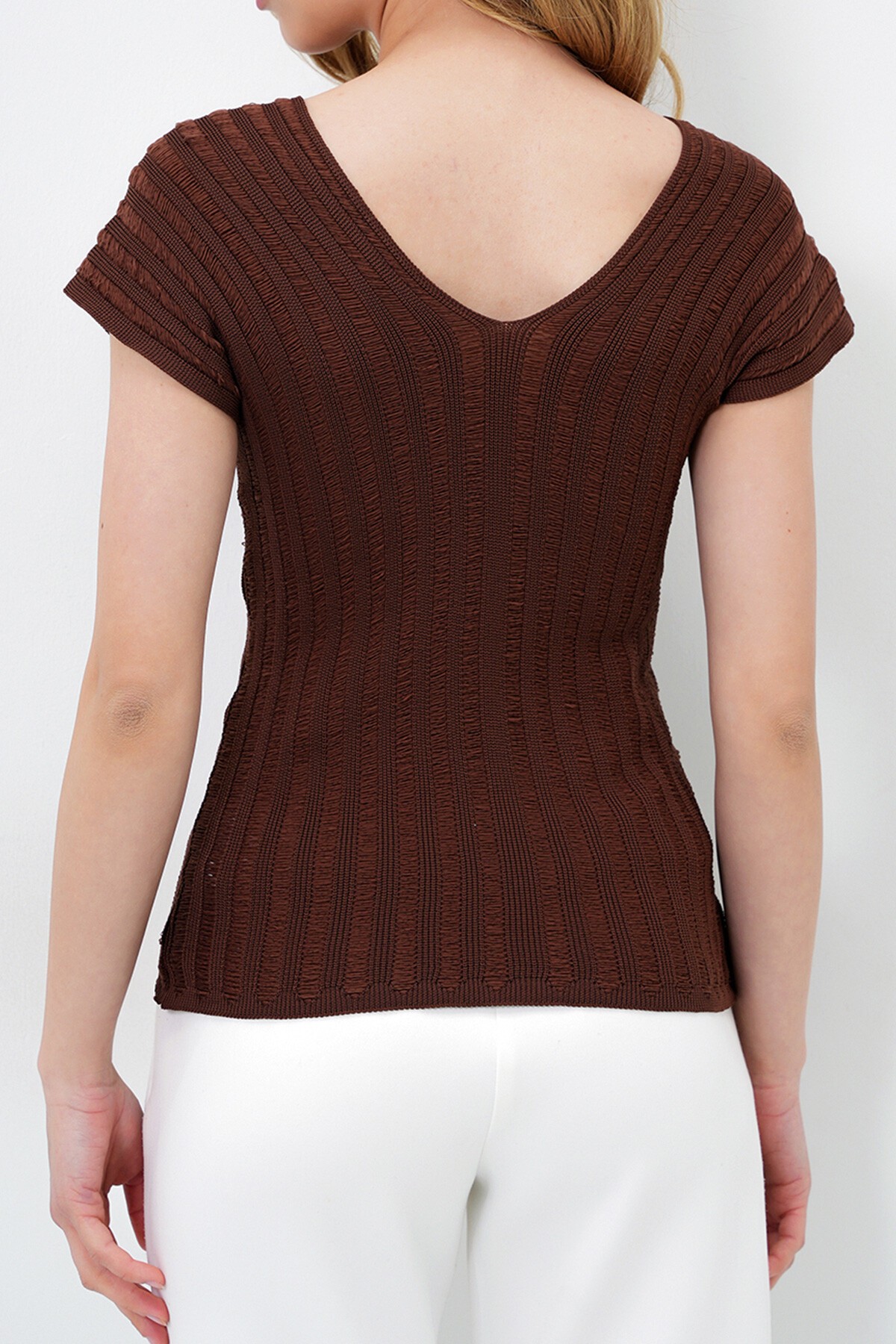 Kahverengi Ön Arka V Yaka Ajurlu Yazlık Triko Bluz