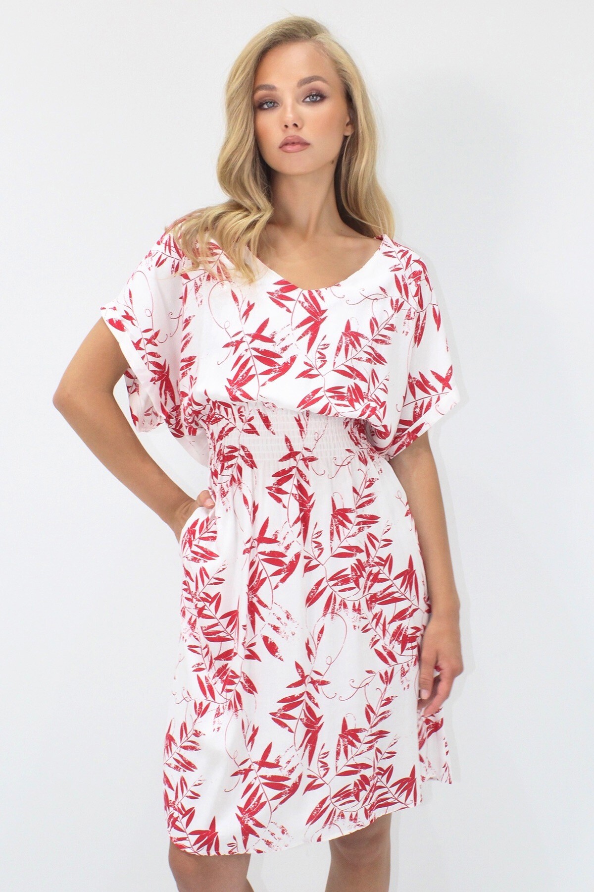 Kırmızı V Yaka Çift Cepli Desenli Beli Gipeli Dokuma Viskon Elbise