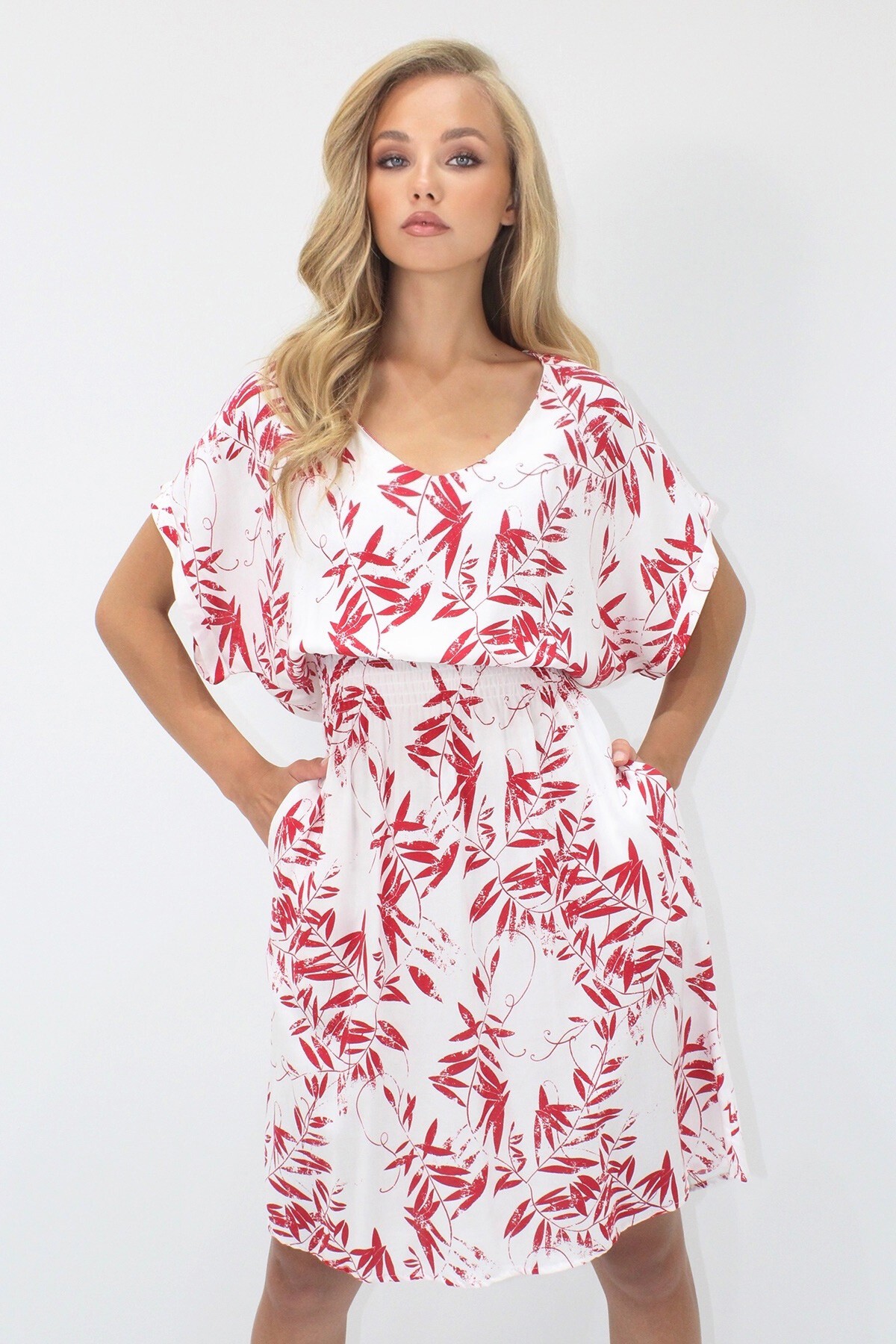 Kırmızı V Yaka Çift Cepli Desenli Beli Gipeli Dokuma Viskon Elbise