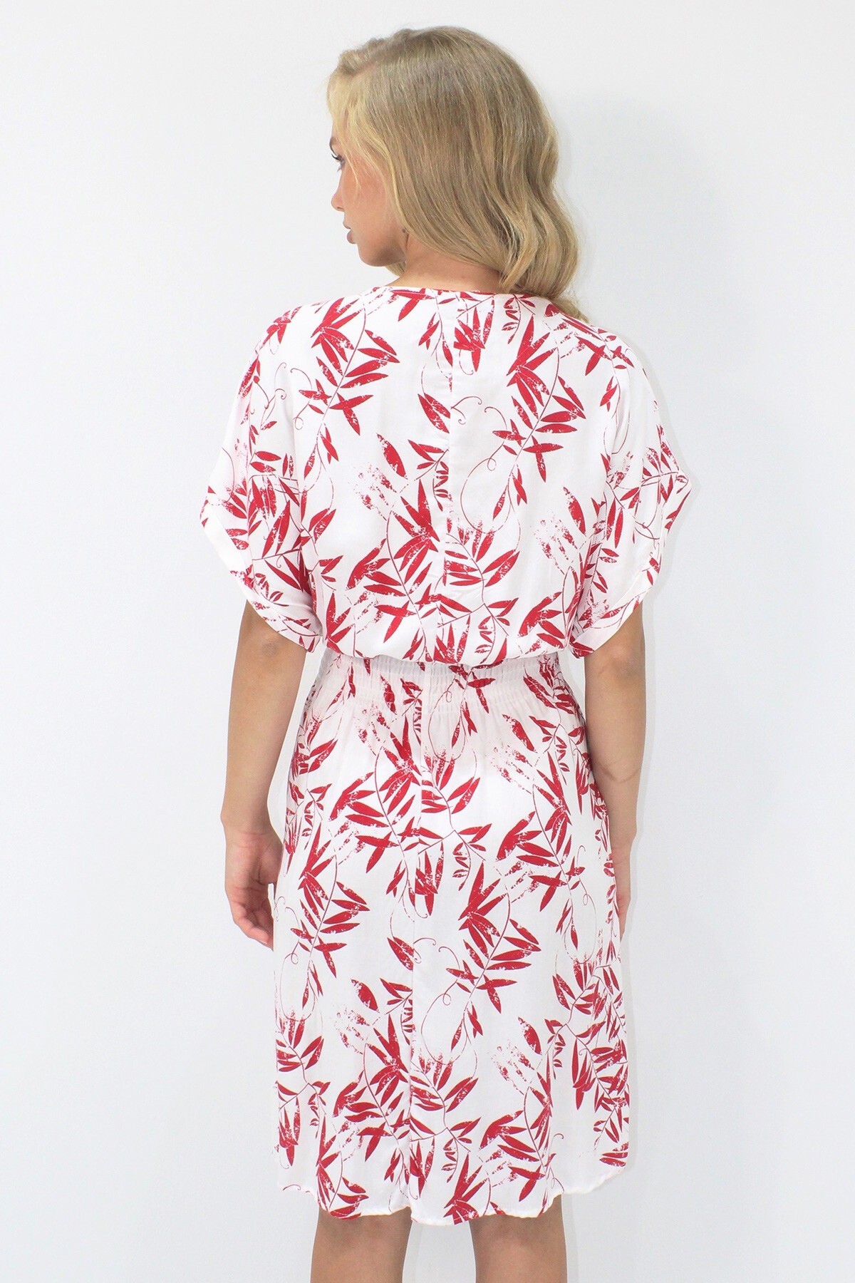 Kırmızı V Yaka Çift Cepli Desenli Beli Gipeli Dokuma Viskon Elbise