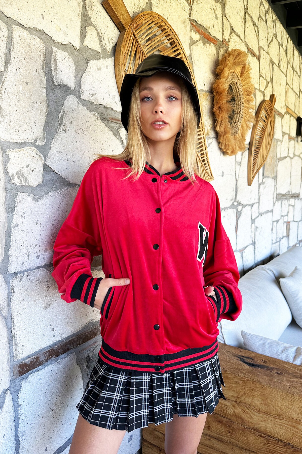 Kırmızı W Nakışlı Ribanalı Kadife Bomber Ceket