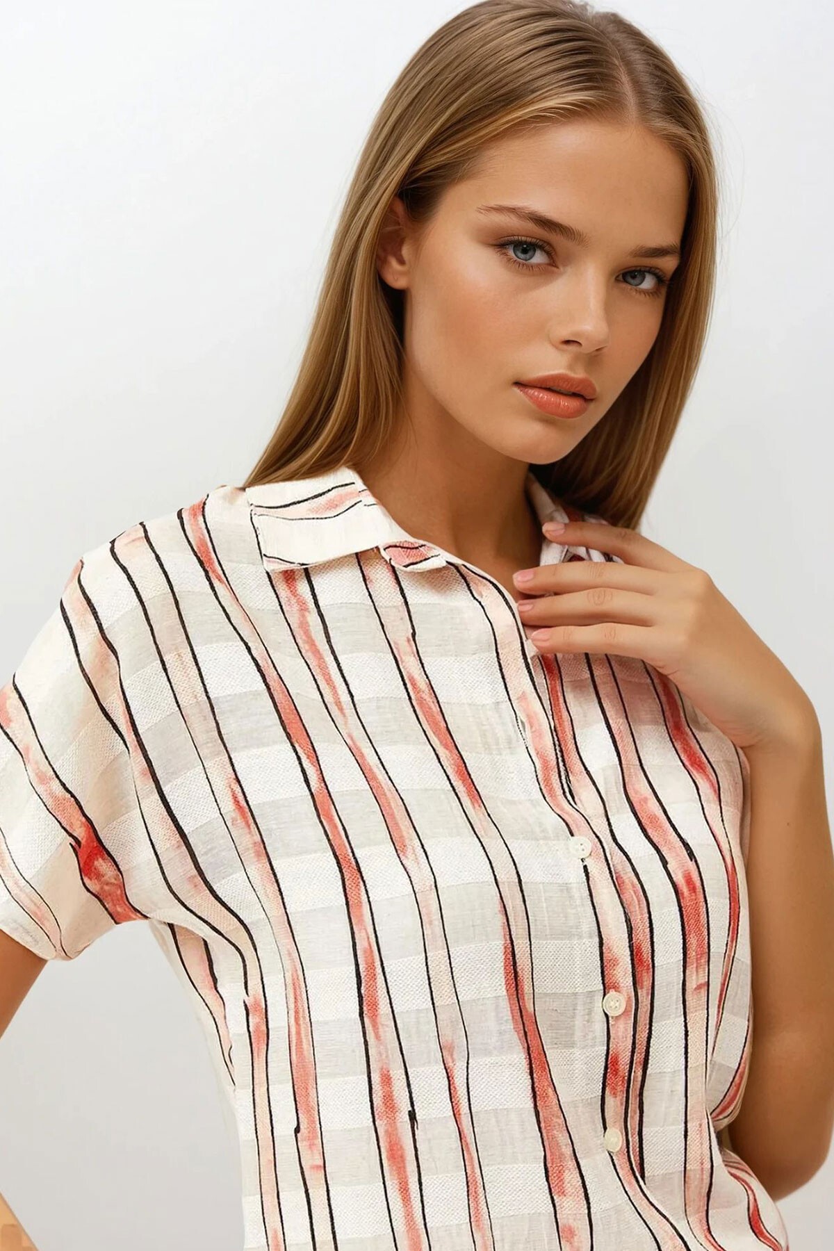 Ekru Kısa Kol Çizgi Desenli Gömlek