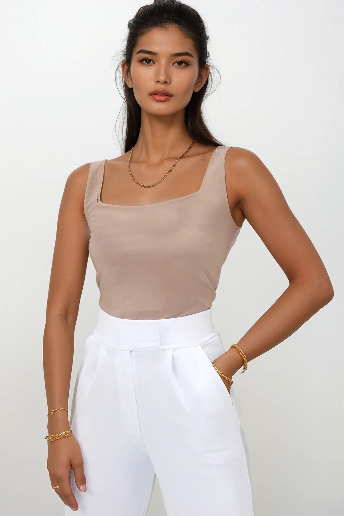 Koyu Bej Kare Yaka İnce Askılı Sandy Kumaş Bluz