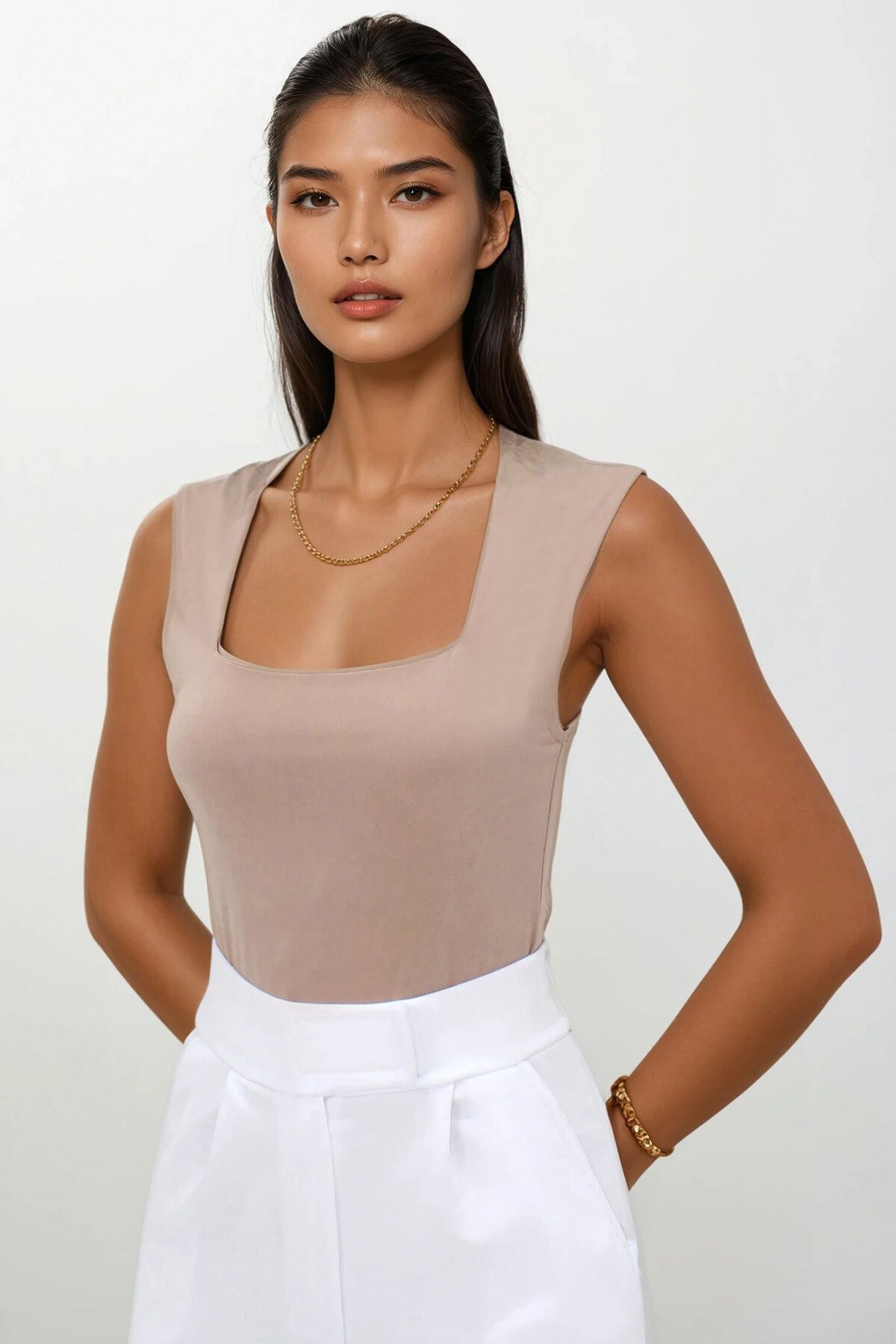 Koyu Bej Kare Yaka Kalın Askılı Sandy Bluz