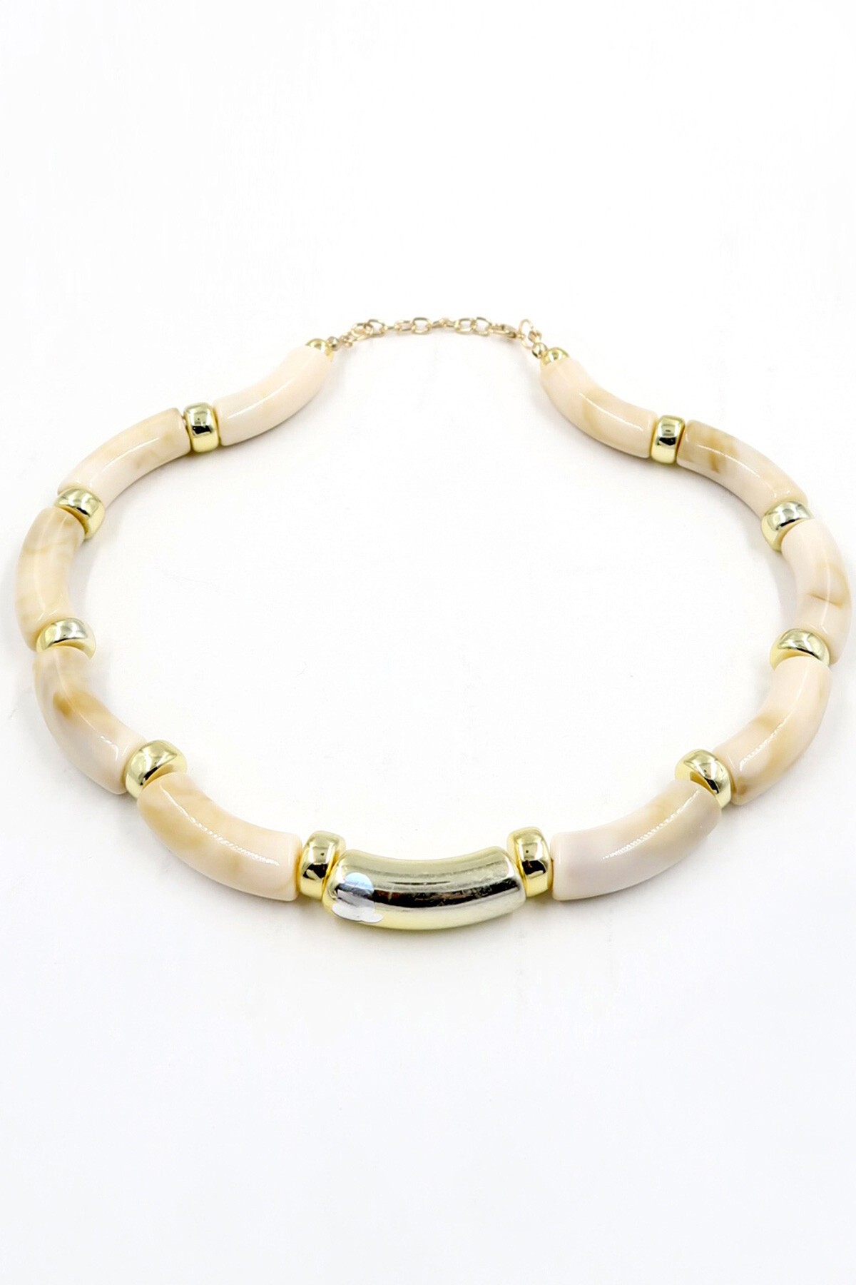 Krem Gold Detaylı Kemik Taşlı Kolye